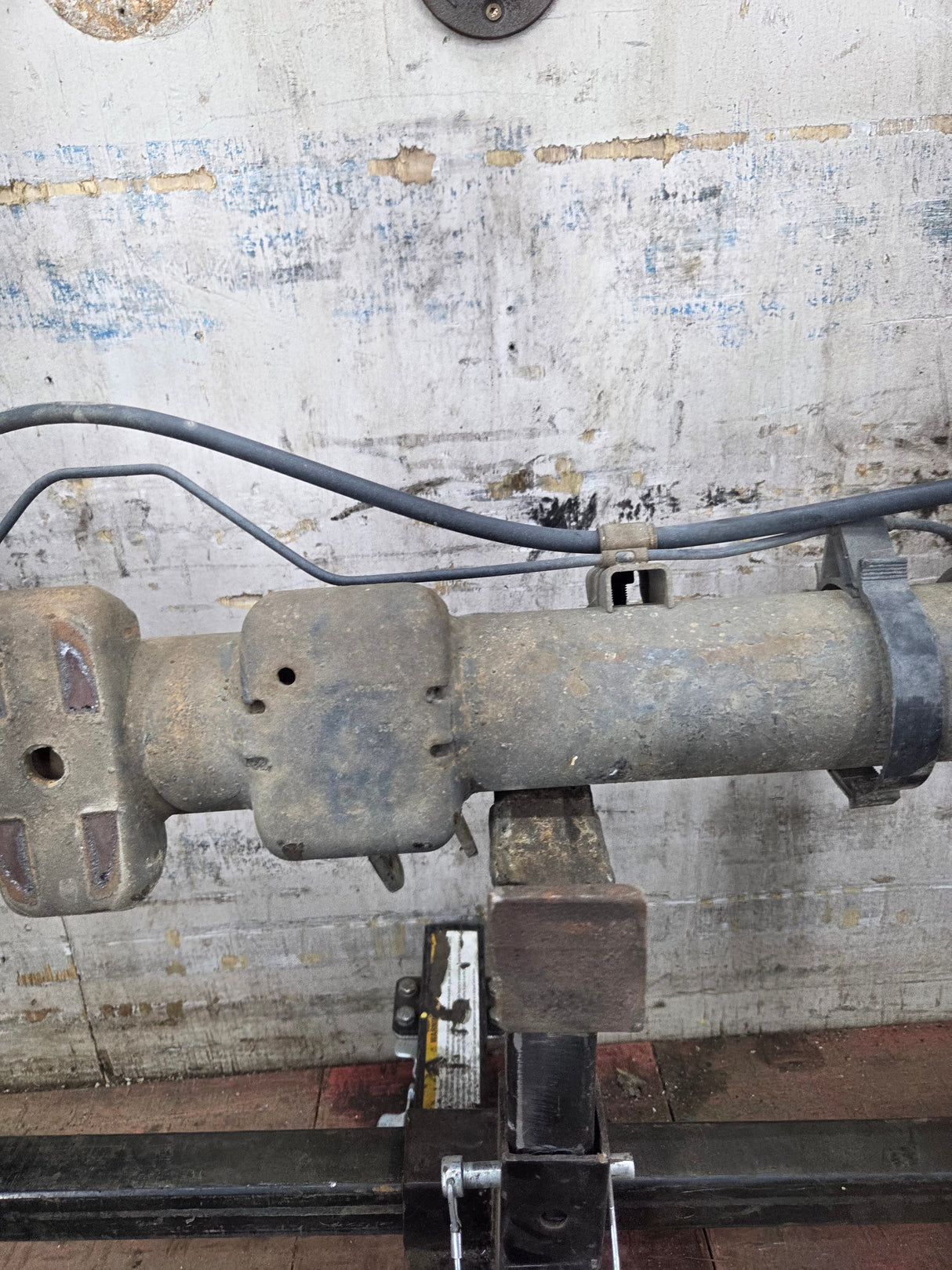 1999-2006 Chevrolet Silverado GMC Sierra 1500 3.42 Rear Axle GU6 G80 Drum Brakes