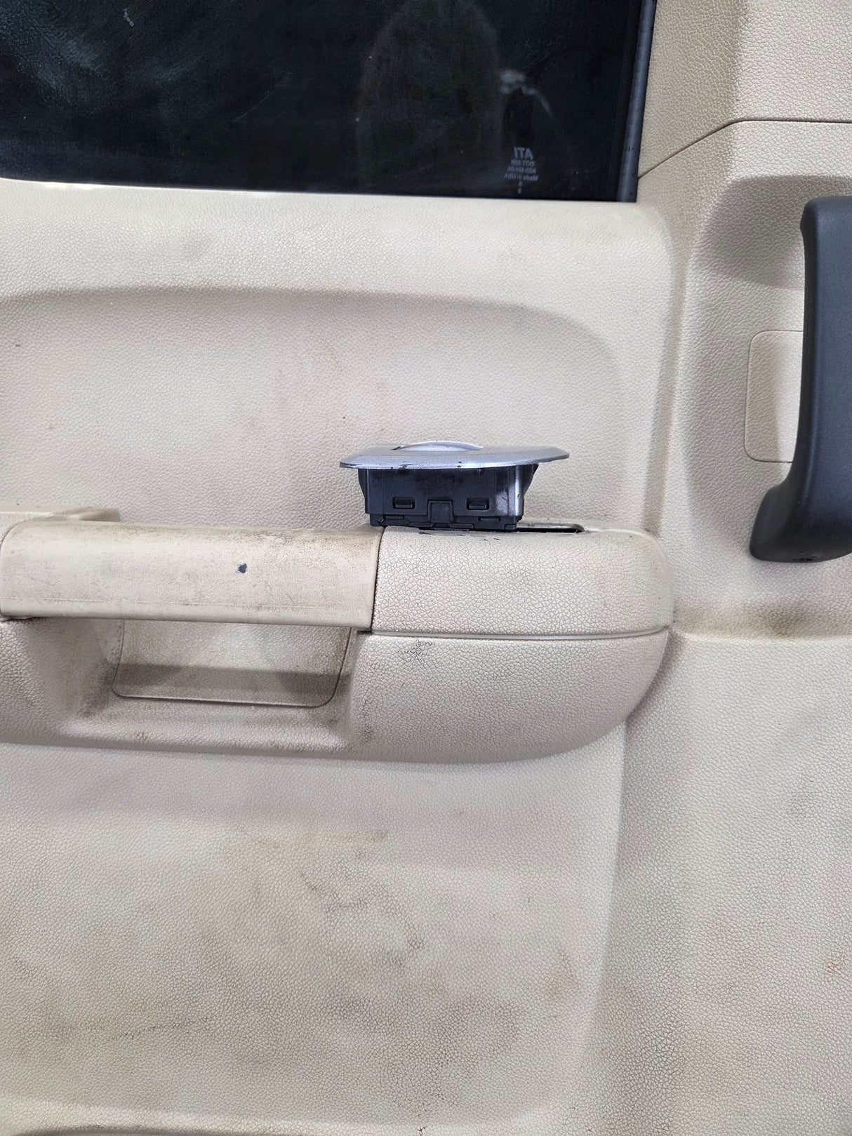 2007-2013 Chevrolet Silverado / GMC Sierra 1500 2500 3500 HD Driver Side Extended Cab LH Rear Door