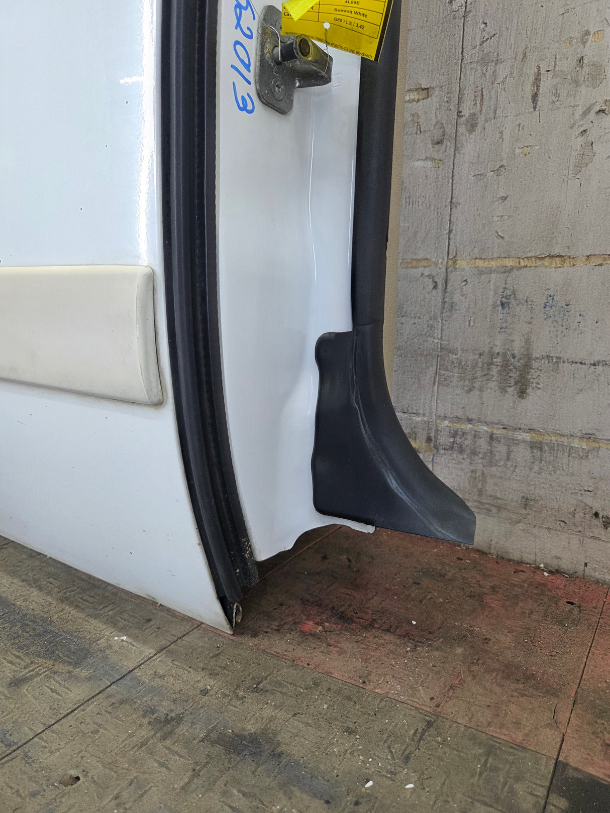 2007-2013 Chevrolet Silverado / GMC Sierra 1500 2500 3500 HD Passenger side Extended Cab RH Rear Door