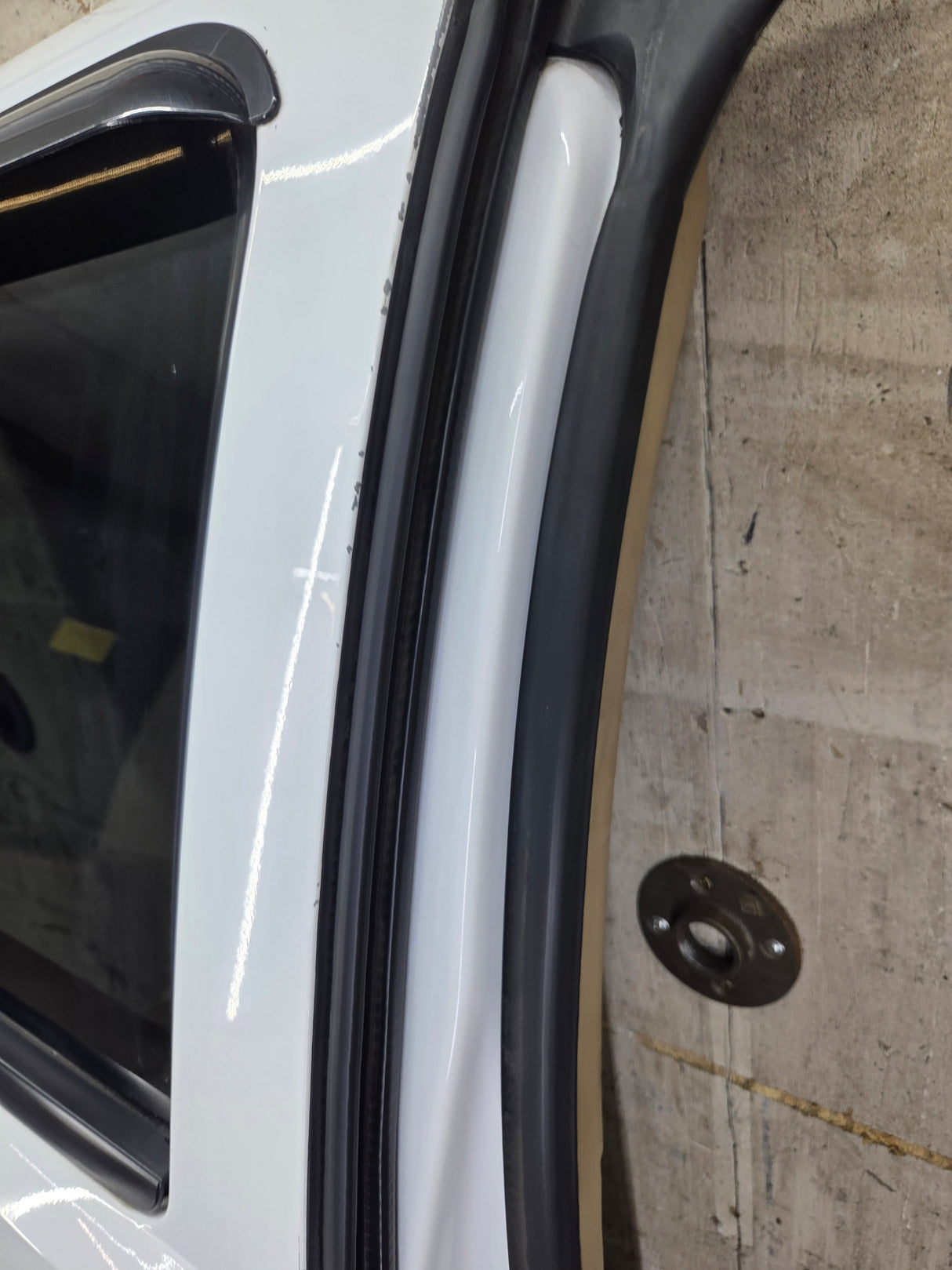 2007-2013 Chevrolet Silverado / GMC Sierra 1500 2500 3500 HD Passenger side Extended Cab RH Rear Door