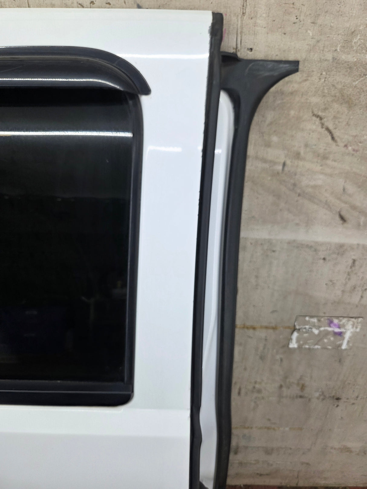 2007-2013 Chevrolet Silverado / GMC Sierra 1500 2500 3500 HD Passenger side Extended Cab RH Rear Door