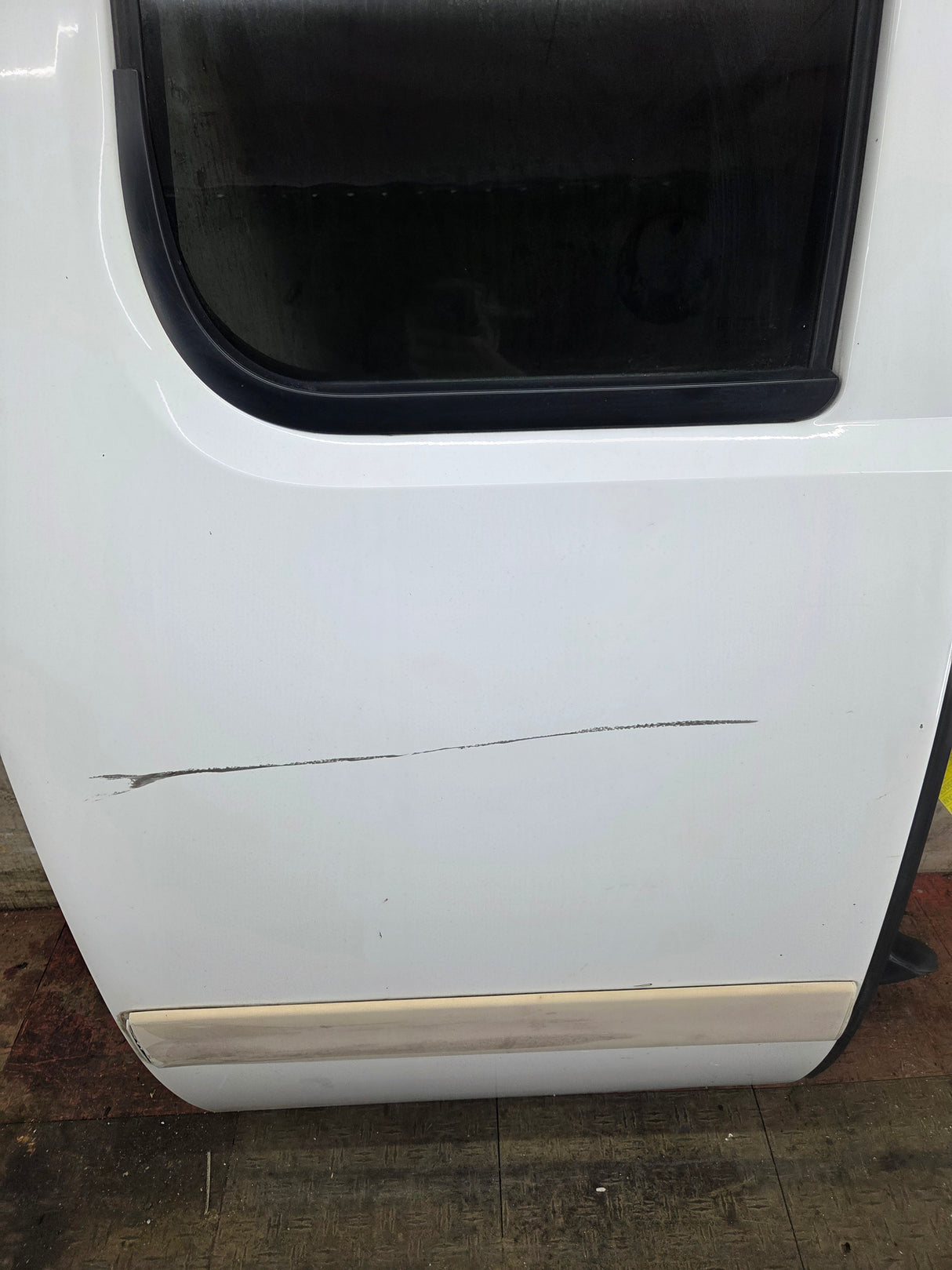 2007-2013 Chevrolet Silverado / GMC Sierra 1500 2500 3500 HD Passenger side Extended Cab RH Rear Door