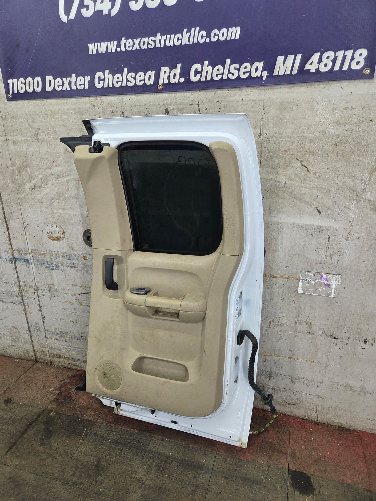 2007-2013 Chevrolet Silverado / GMC Sierra 1500 2500 3500 HD Passenger side Extended Cab RH Rear Door
