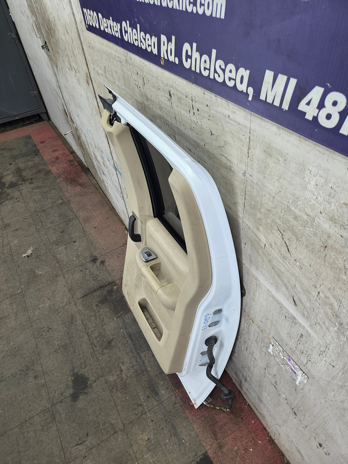 2007-2013 Chevrolet Silverado / GMC Sierra 1500 2500 3500 HD Passenger side Extended Cab RH Rear Door