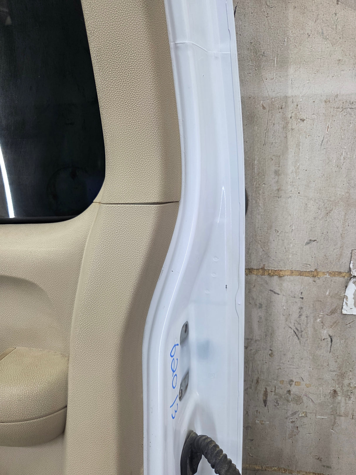 2007-2013 Chevrolet Silverado / GMC Sierra 1500 2500 3500 HD Passenger side Extended Cab RH Rear Door