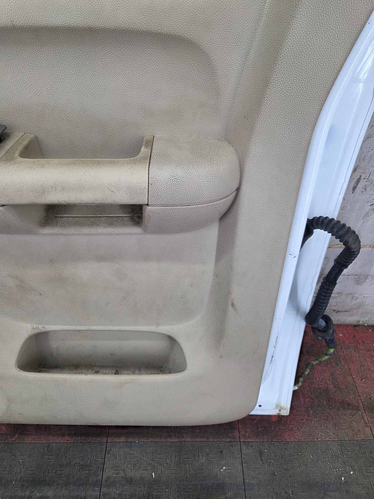 2007-2013 Chevrolet Silverado / GMC Sierra 1500 2500 3500 HD Passenger side Extended Cab RH Rear Door