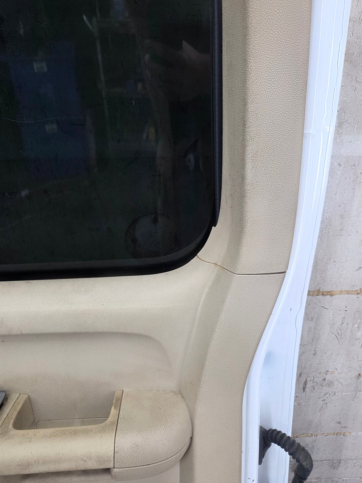 2007-2013 Chevrolet Silverado / GMC Sierra 1500 2500 3500 HD Passenger side Extended Cab RH Rear Door