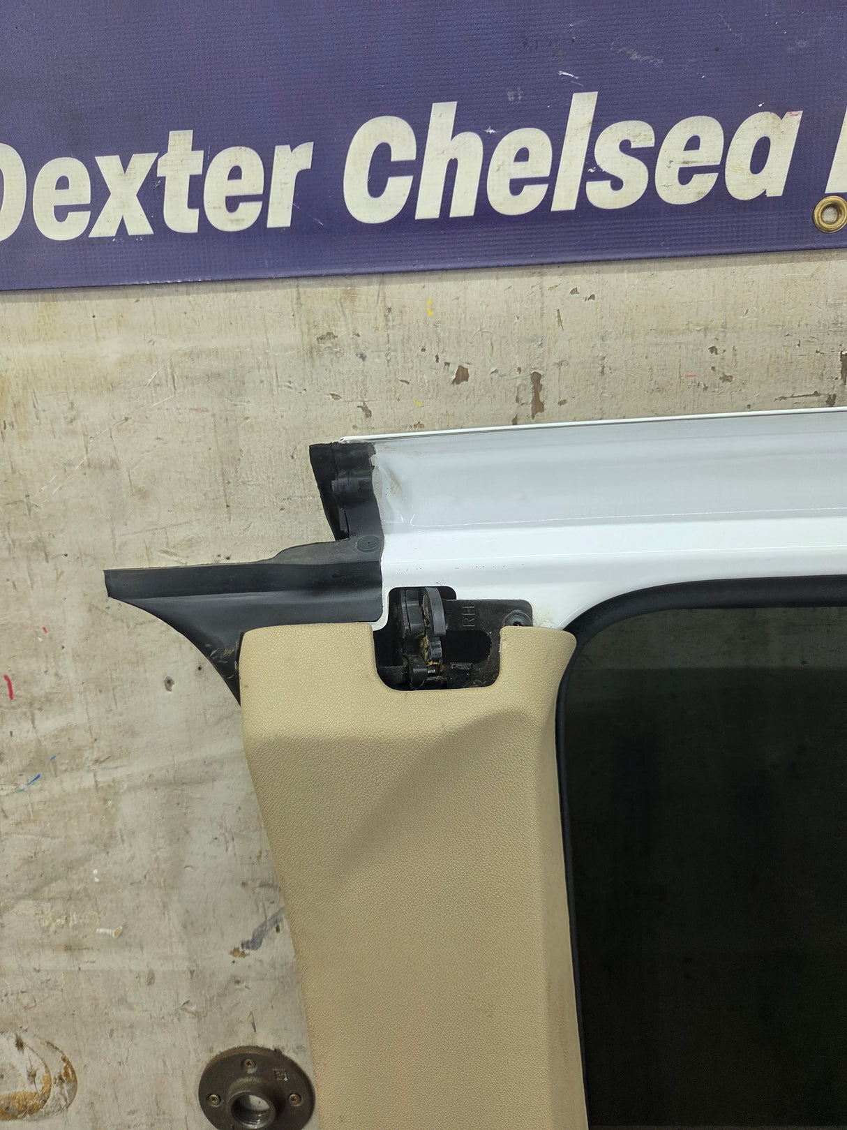 2007-2013 Chevrolet Silverado / GMC Sierra 1500 2500 3500 HD Passenger side Extended Cab RH Rear Door