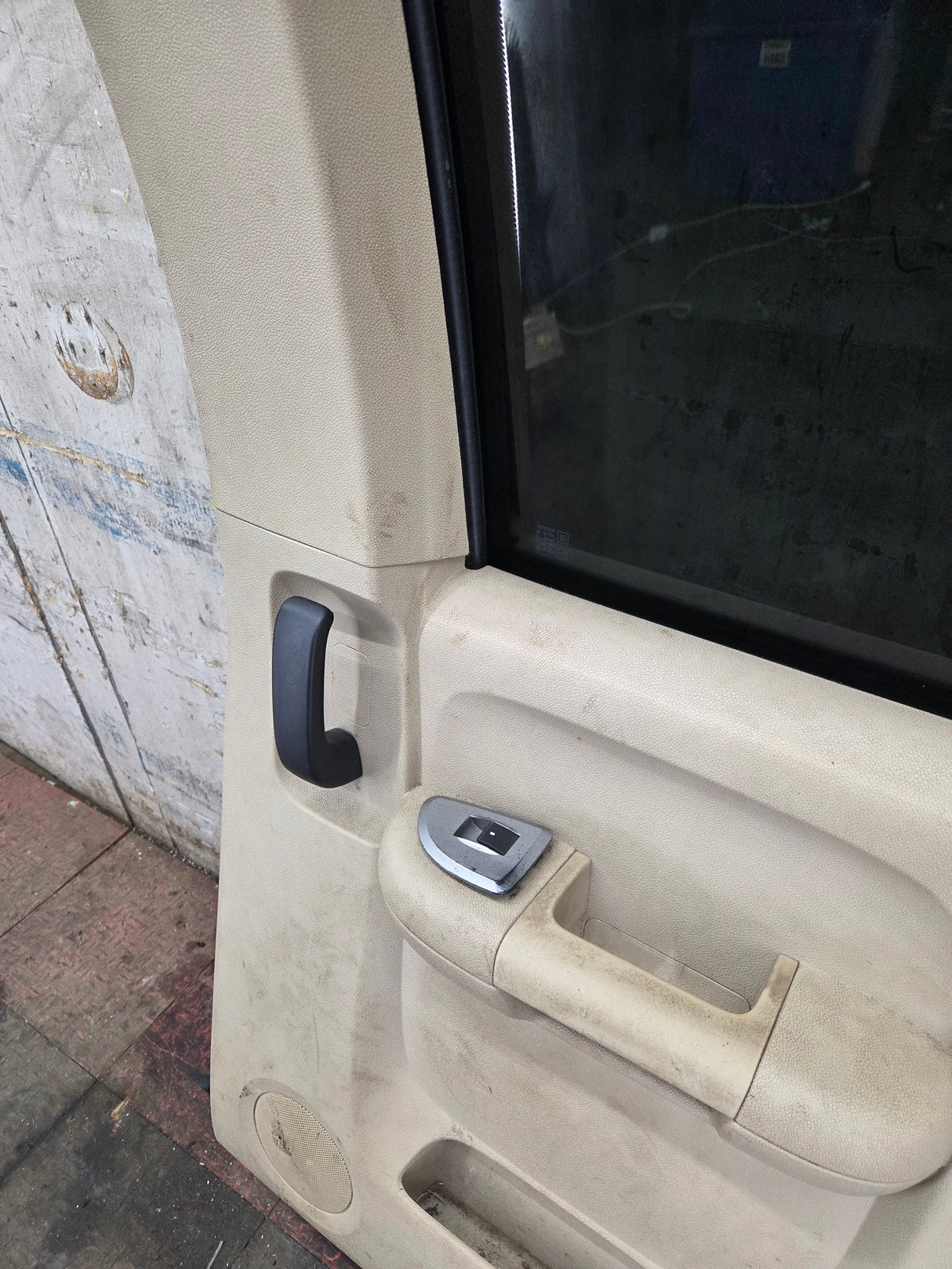2007-2013 Chevrolet Silverado / GMC Sierra 1500 2500 3500 HD Passenger side Extended Cab RH Rear Door