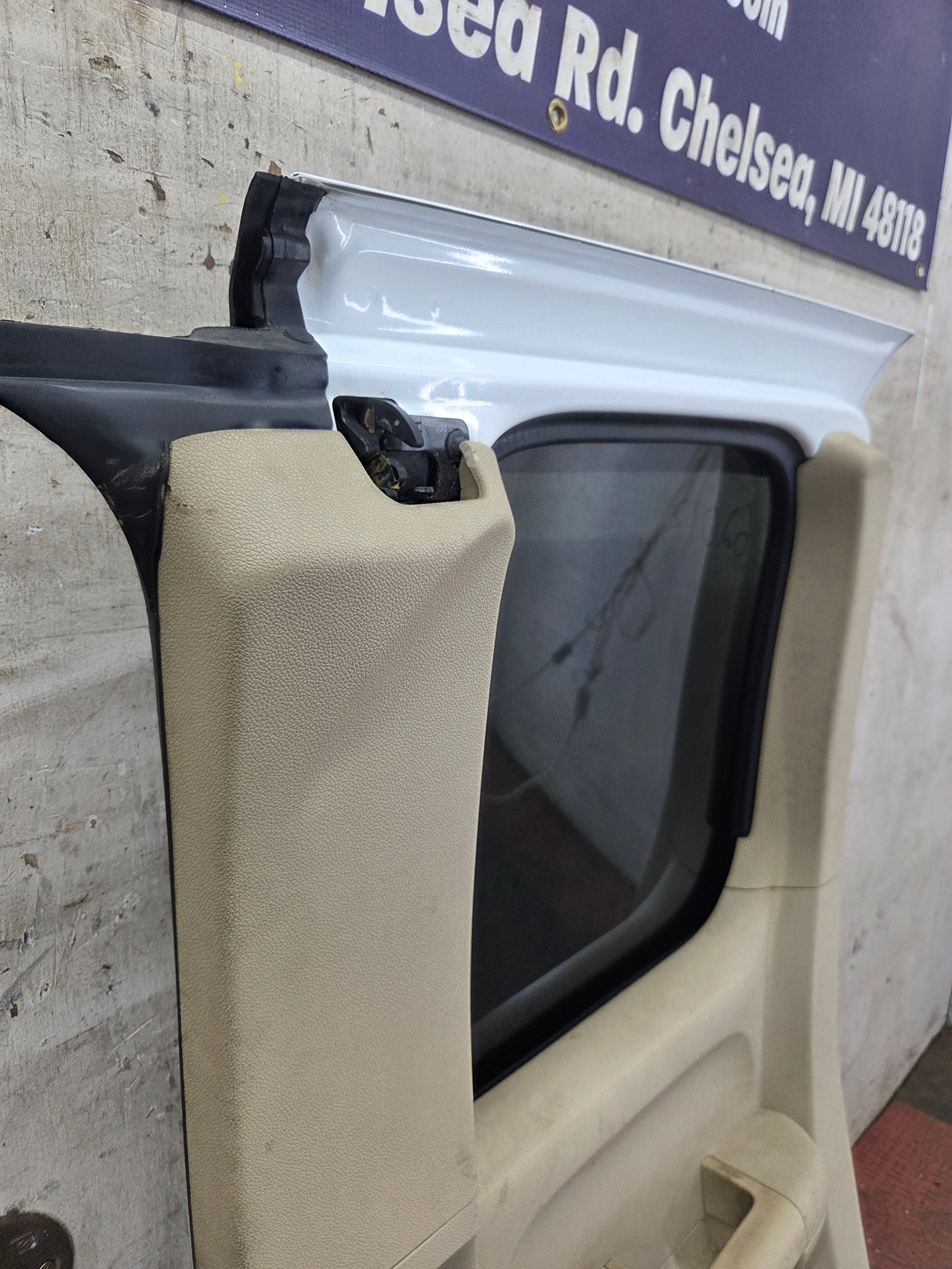 2007-2013 Chevrolet Silverado / GMC Sierra 1500 2500 3500 HD Passenger side Extended Cab RH Rear Door