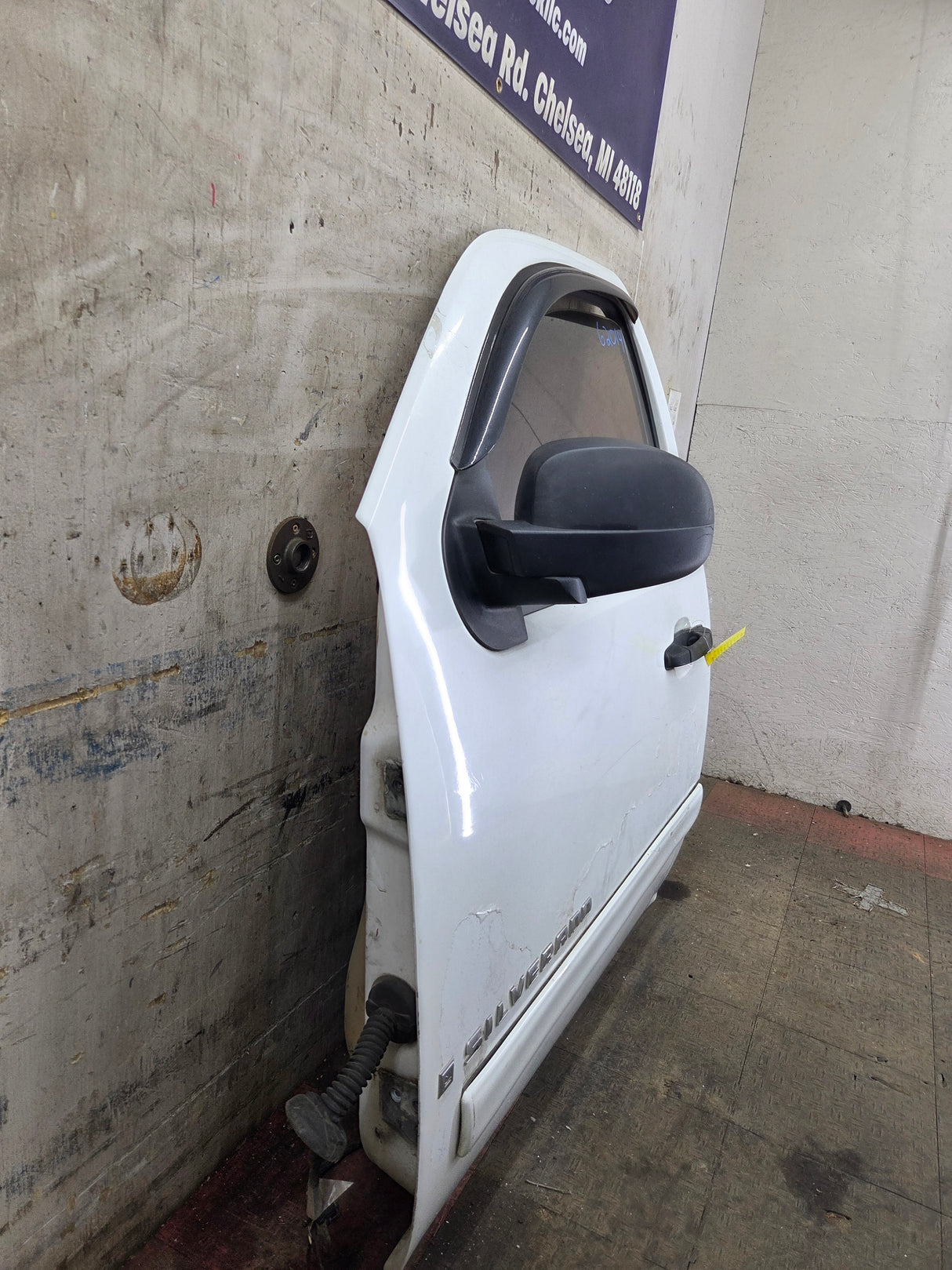 2007-2013 Chevrolet Silverado / GMC Sierra 1500 2500 3500 HD LH Front Driver Side Door