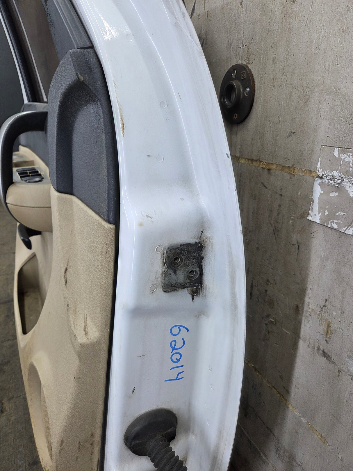 2007-2013 Chevrolet Silverado / GMC Sierra 1500 2500 3500 HD LH Front Driver Side Door