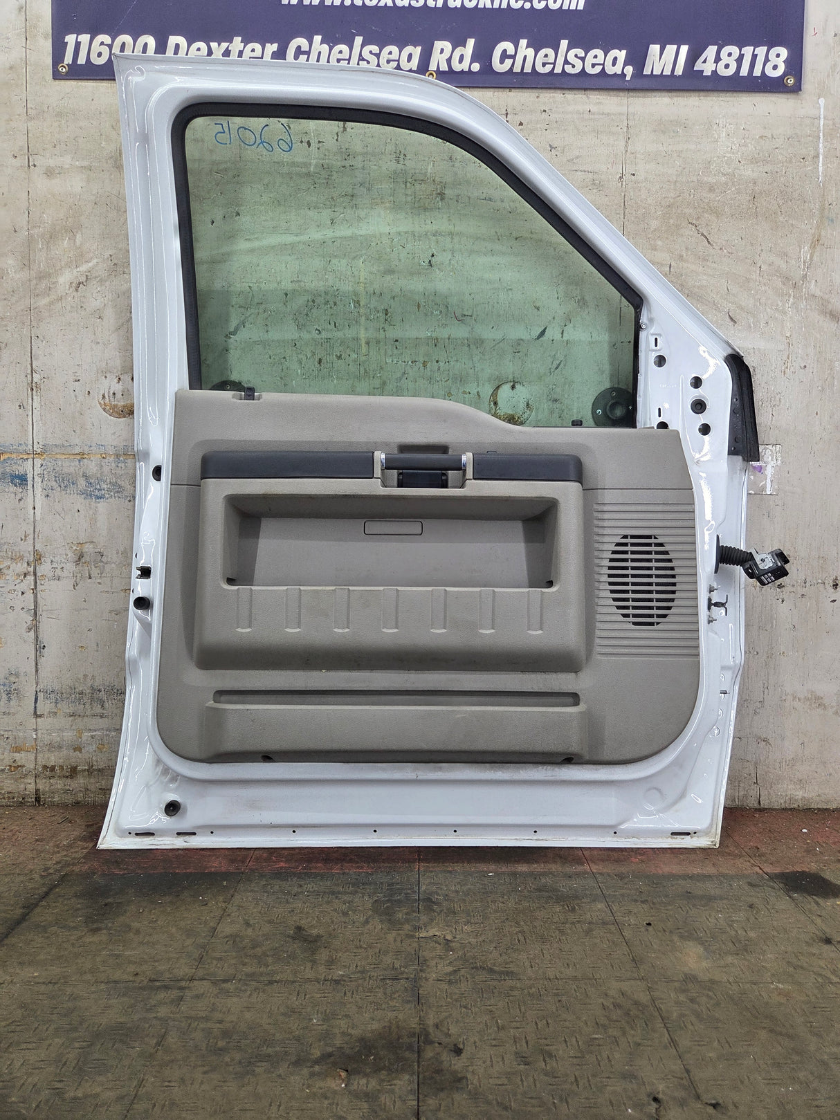 2008-2011 Ford Super Duty / Excursion Front Drivers LH Door F250 F350 F450 F550