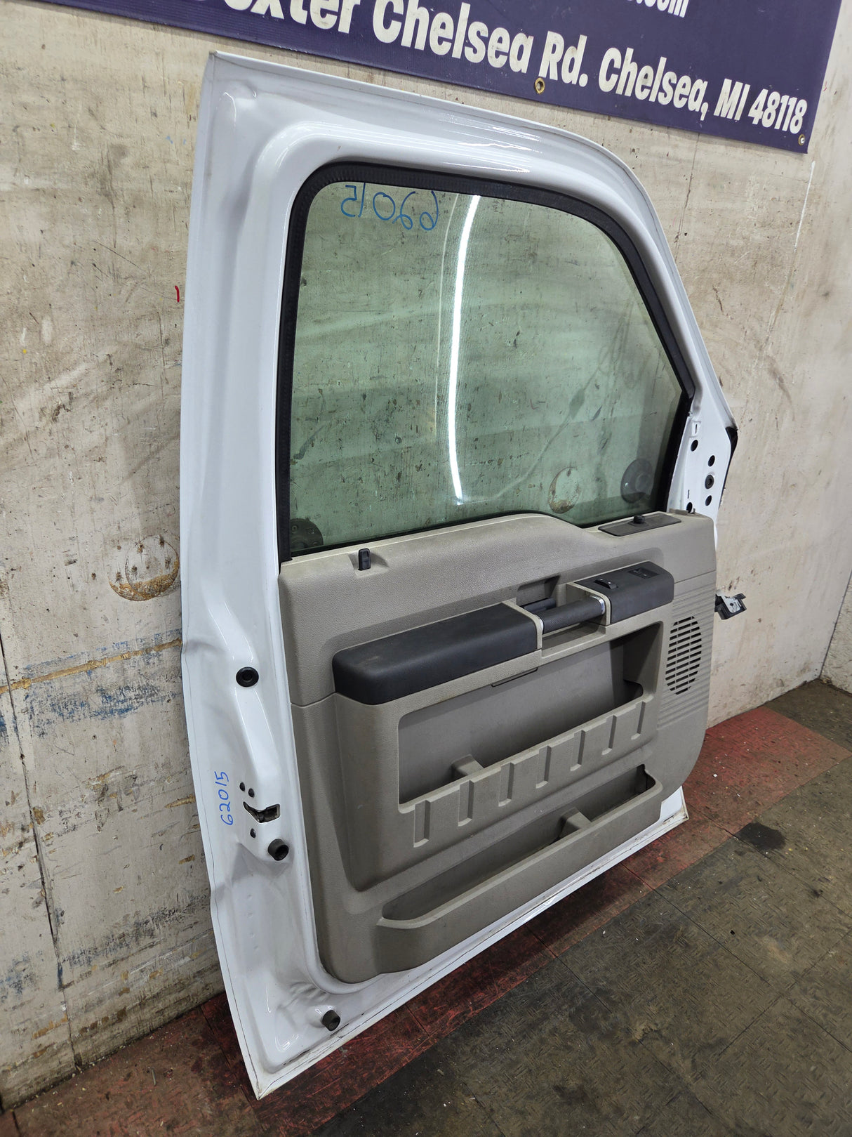 2008-2011 Ford Super Duty / Excursion Front Drivers LH Door F250 F350 F450 F550
