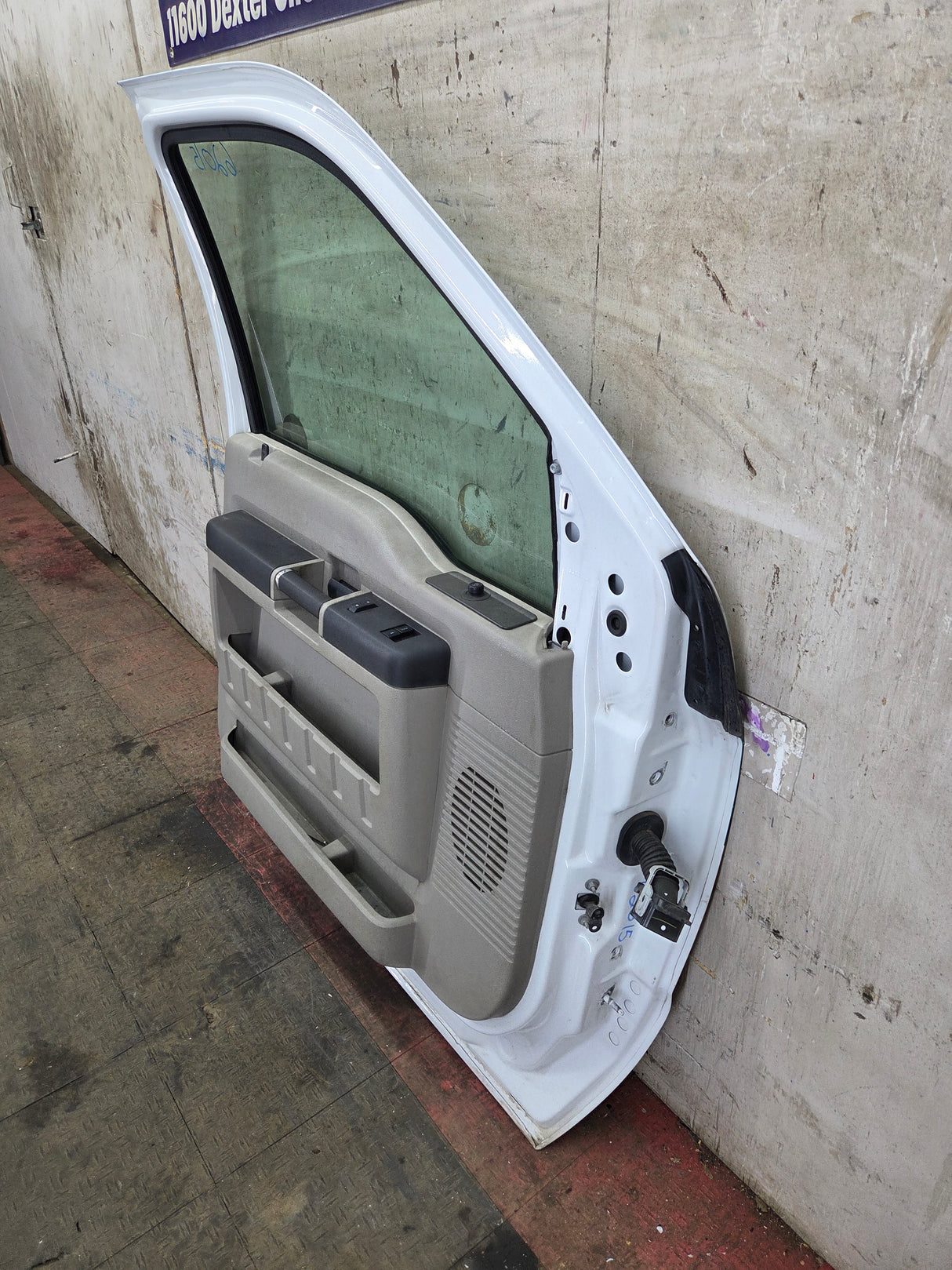 2008-2011 Ford Super Duty / Excursion Front Drivers LH Door F250 F350 F450 F550