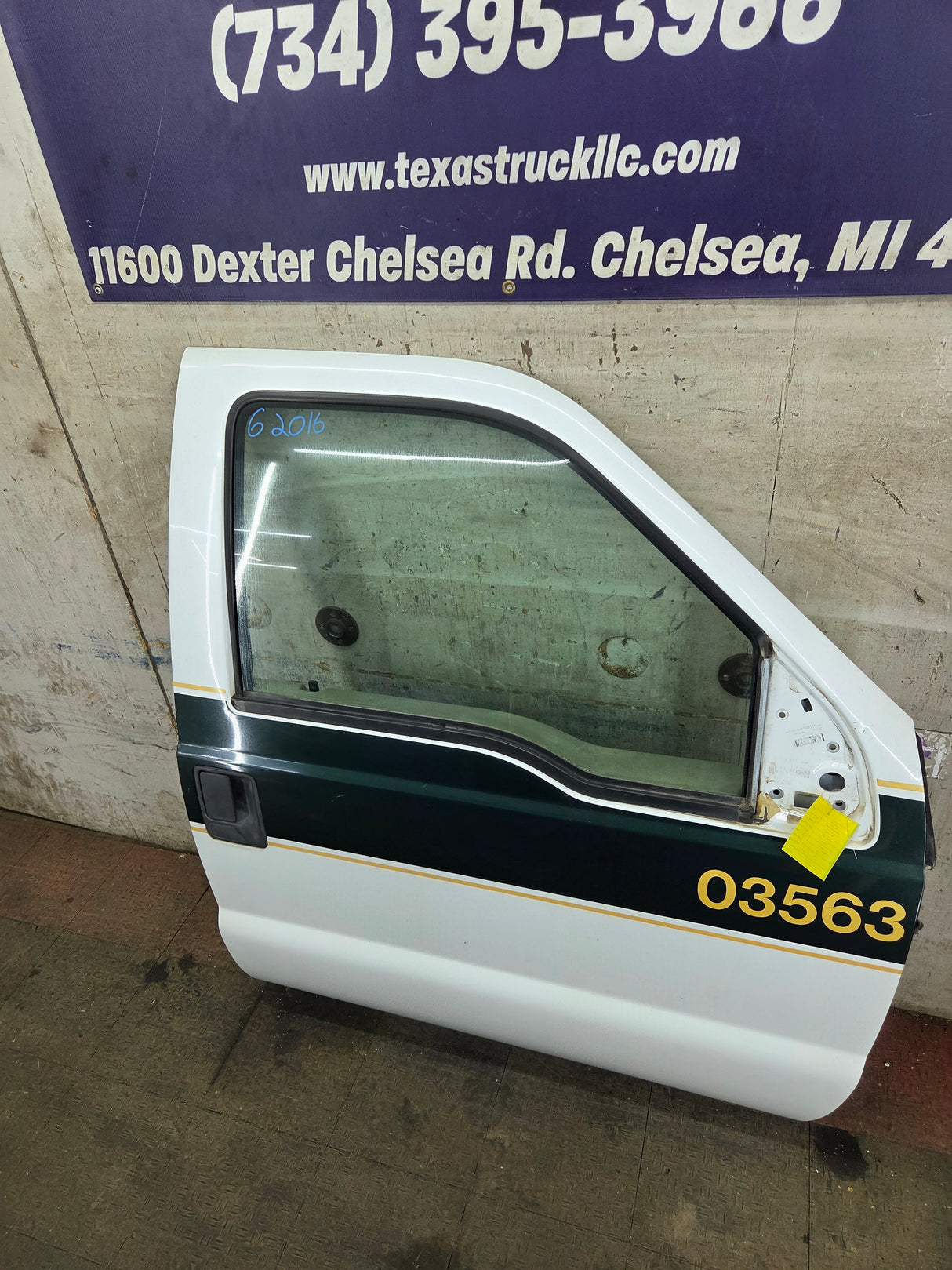 2008-2011 Ford Super Duty / Excursion Front Passenger RH Door F250 F350 F450 F550