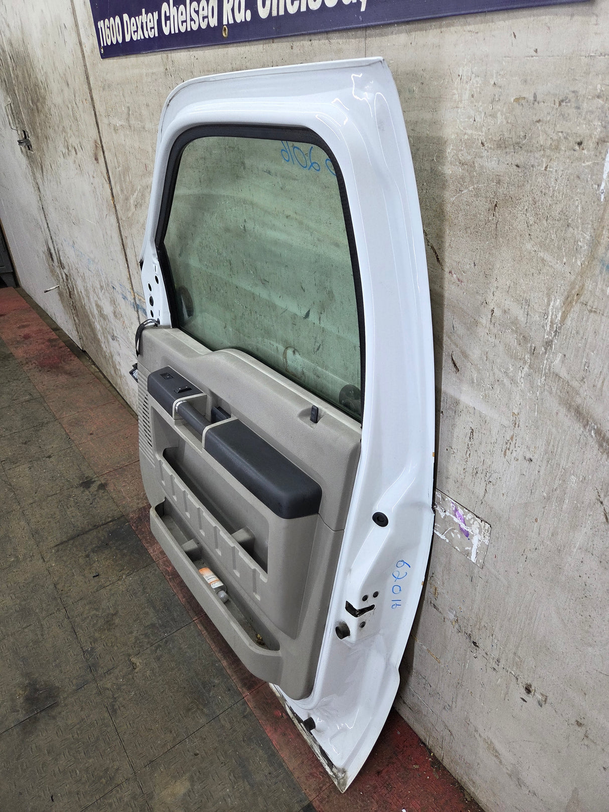 2008-2011 Ford Super Duty / Excursion Front Passenger RH Door F250 F350 F450 F550