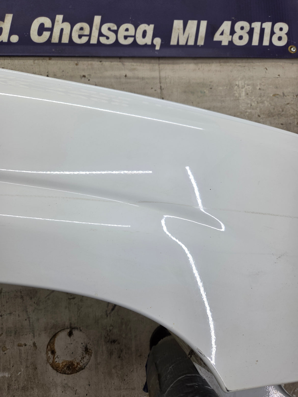 2003-2007 Chevrolet Silverado / Tahoe / Suburban 1500 2500 3500 HD RH Passenger Side "Cateye" Front Fender - Summit White