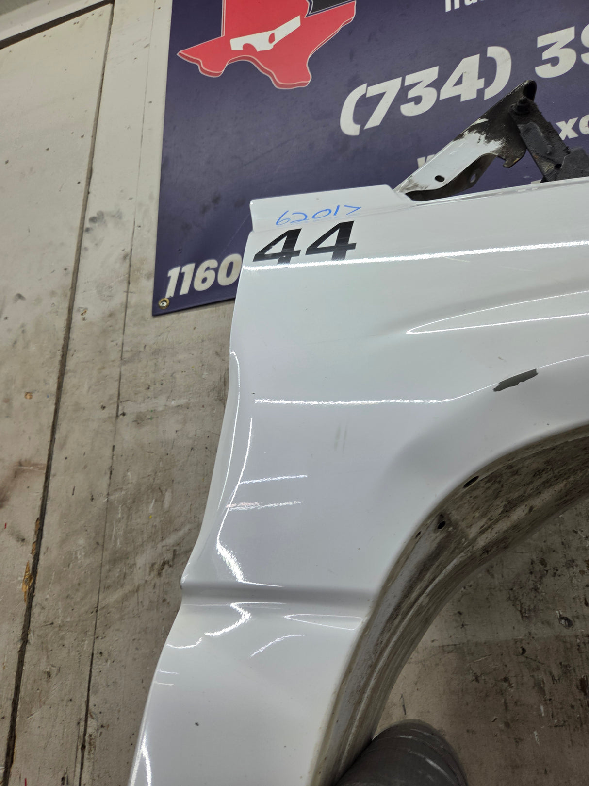 2003-2007 Chevrolet Silverado / Tahoe / Suburban 1500 2500 3500 HD RH Passenger Side "Cateye" Front Fender - Summit White