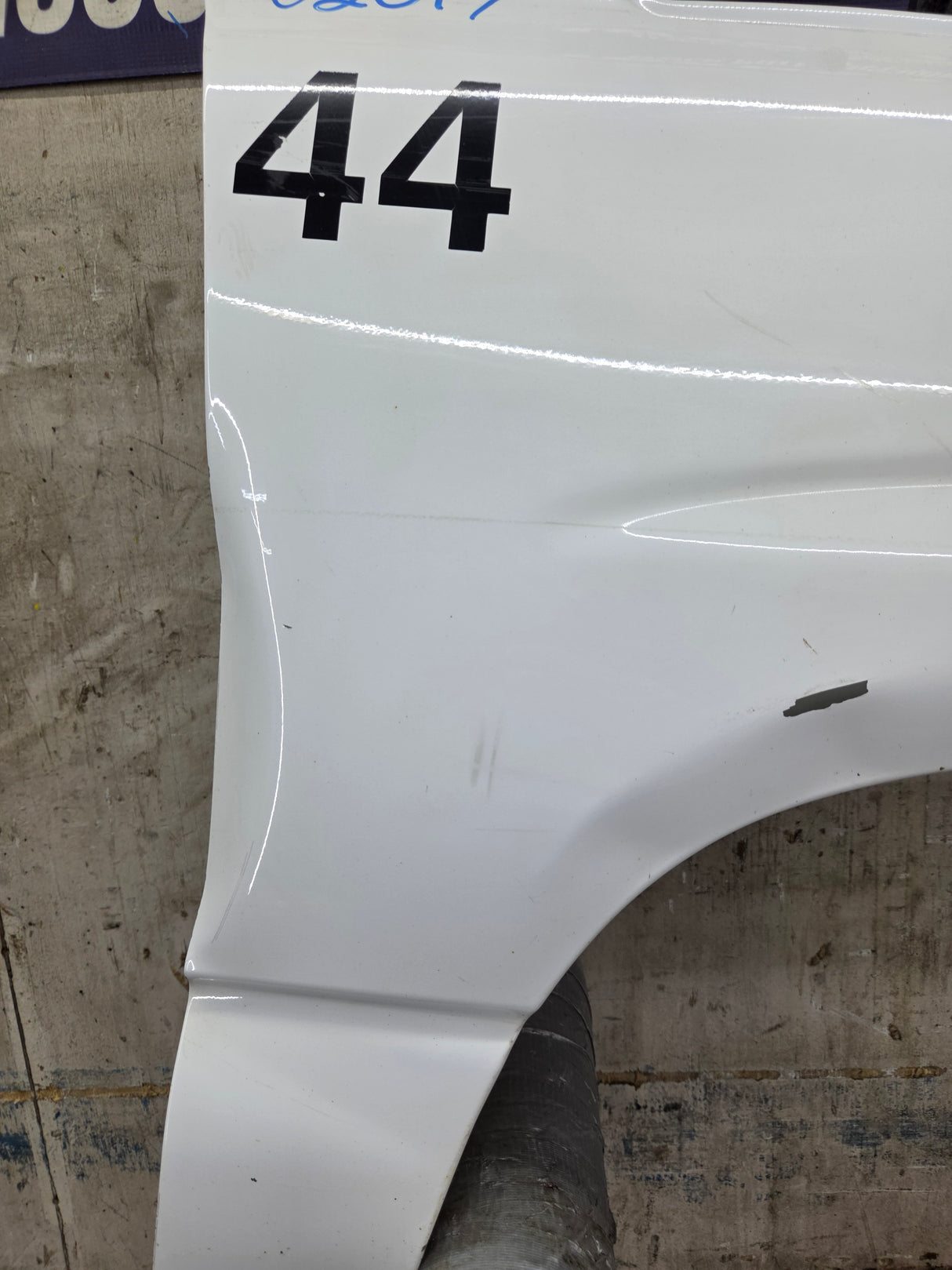 2003-2007 Chevrolet Silverado / Tahoe / Suburban 1500 2500 3500 HD RH Passenger Side "Cateye" Front Fender - Summit White