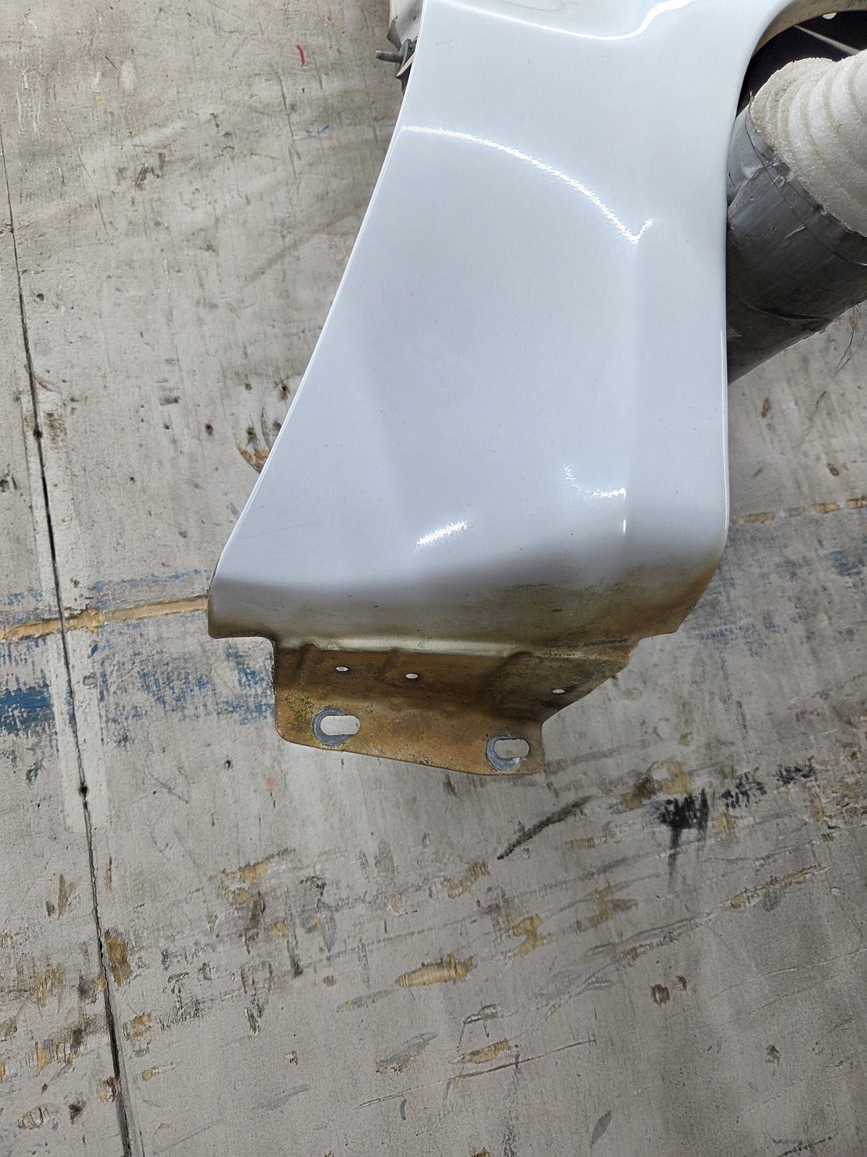2008-2010 Ford Super Duty F250 F350 RH Passenger Side Fender - Oxford White