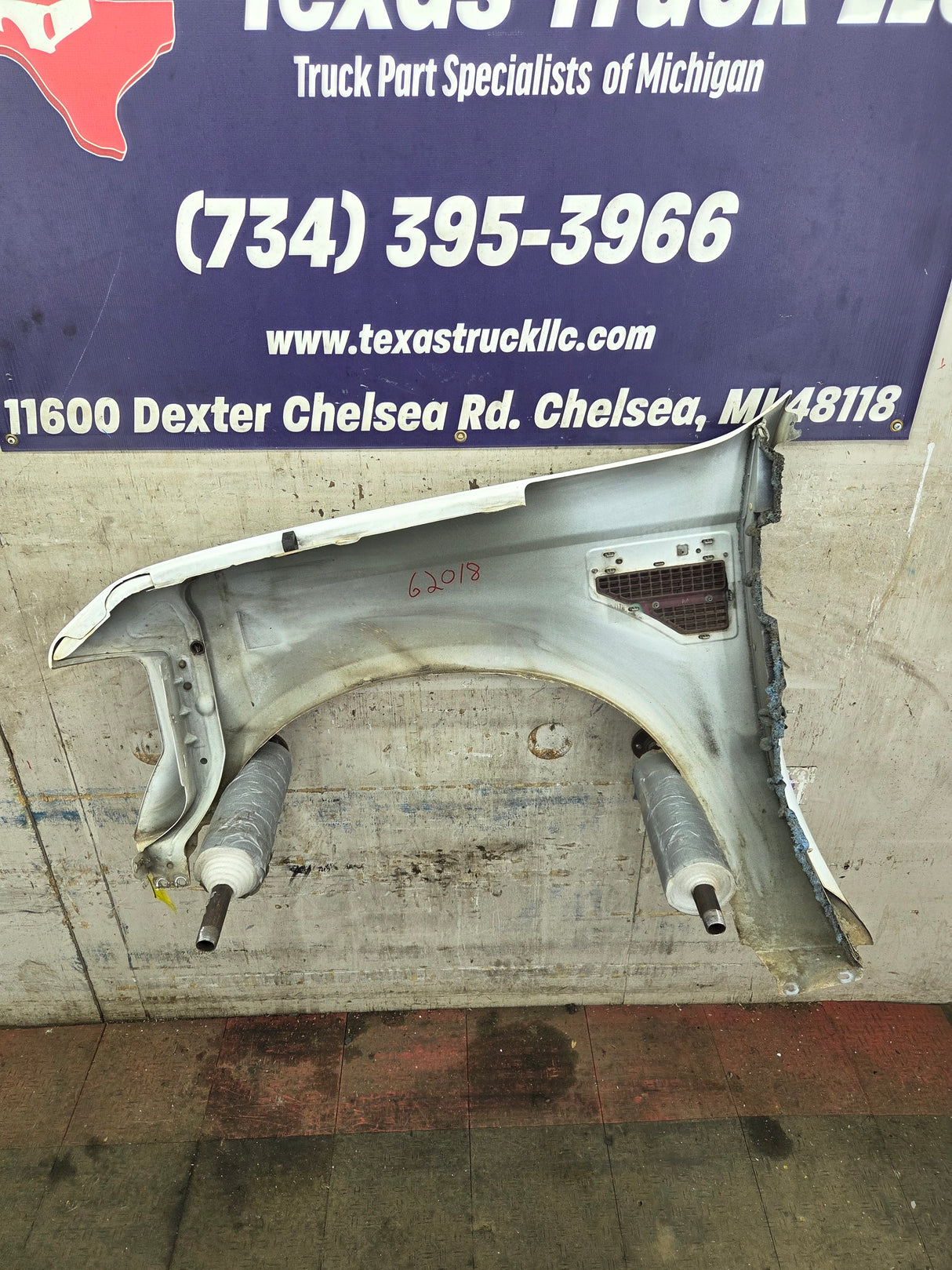 2008-2010 Ford Super Duty F250 F350 RH Passenger Side Fender - Oxford White