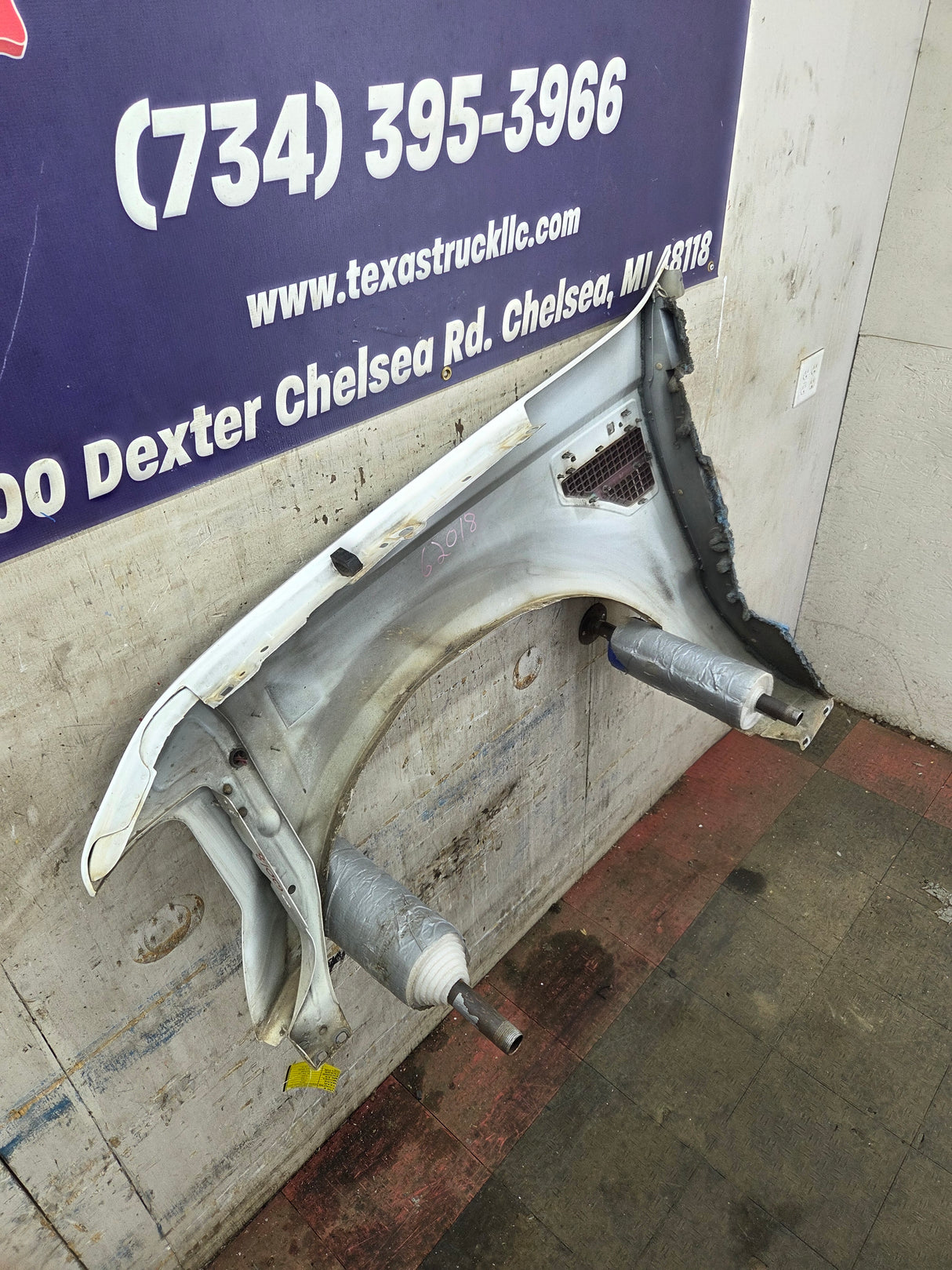 2008-2010 Ford Super Duty F250 F350 RH Passenger Side Fender - Oxford White
