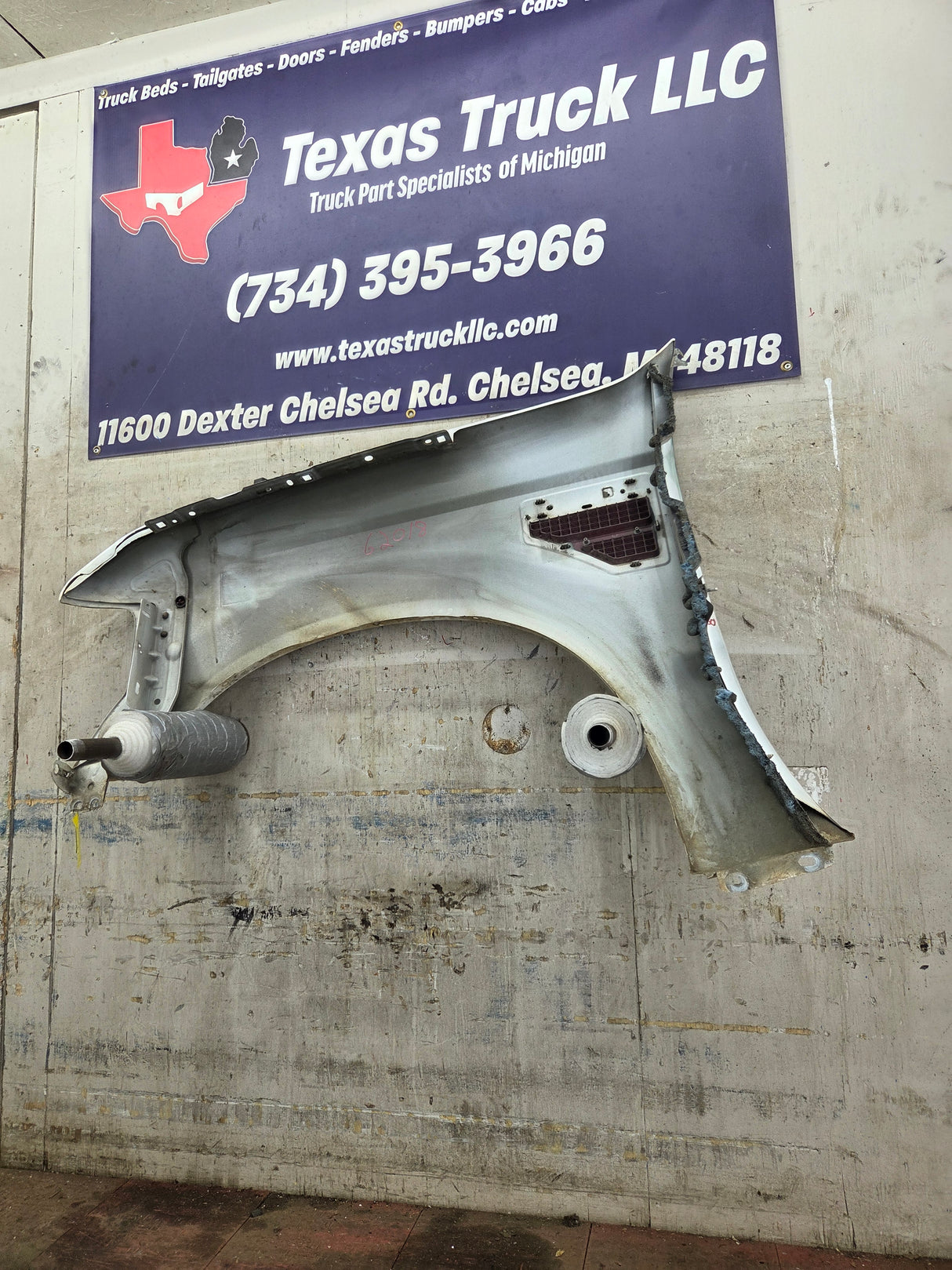 2008-2010 Ford Super Duty F250 F350 RH Passenger Side Fender - Oxford White