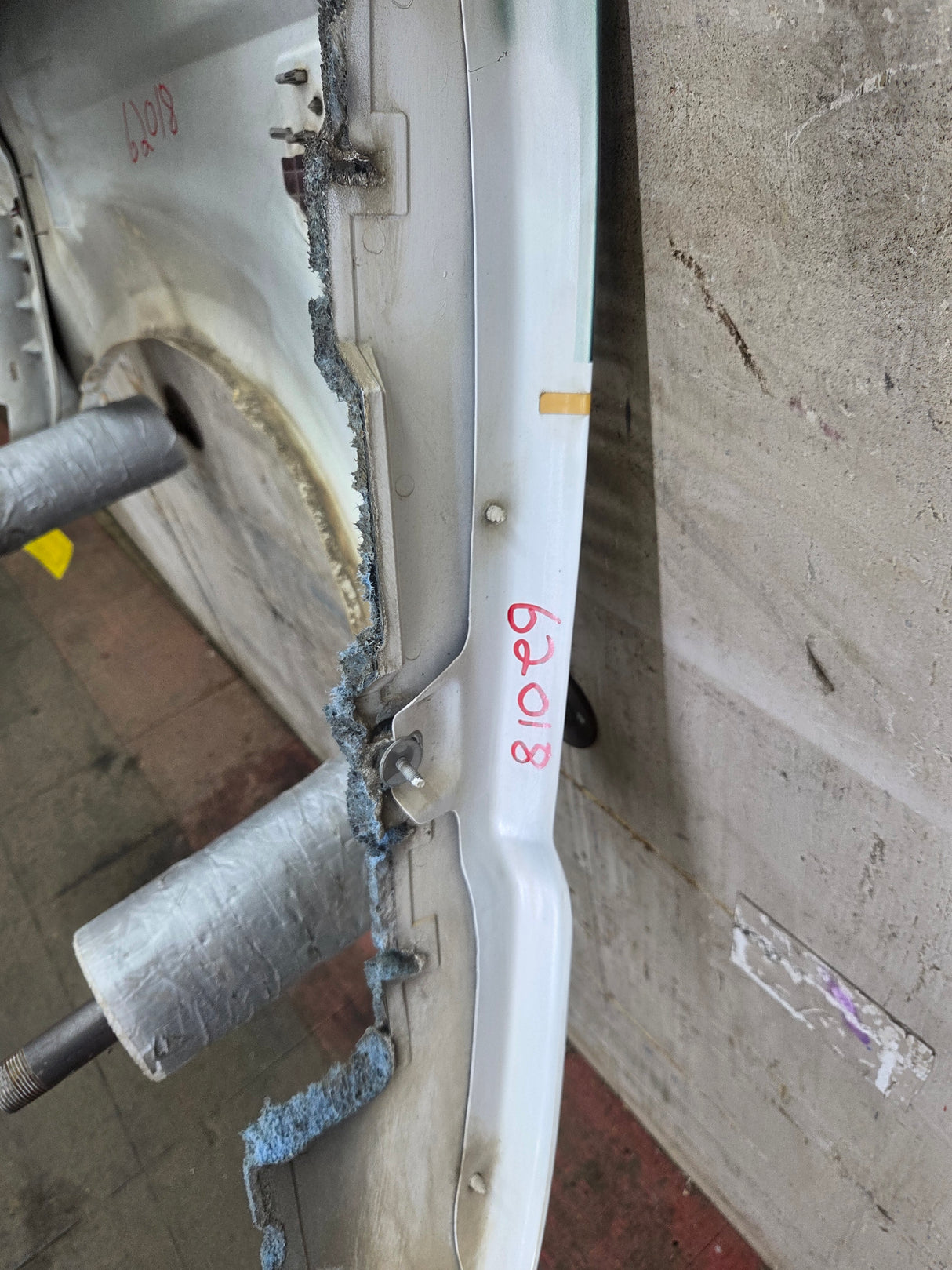 2008-2010 Ford Super Duty F250 F350 RH Passenger Side Fender - Oxford White