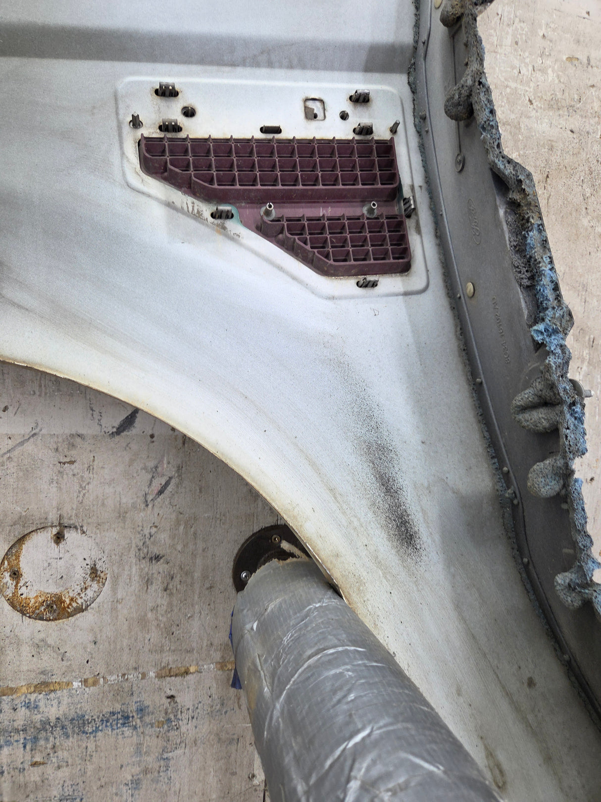 2008-2010 Ford Super Duty F250 F350 RH Passenger Side Fender - Oxford White