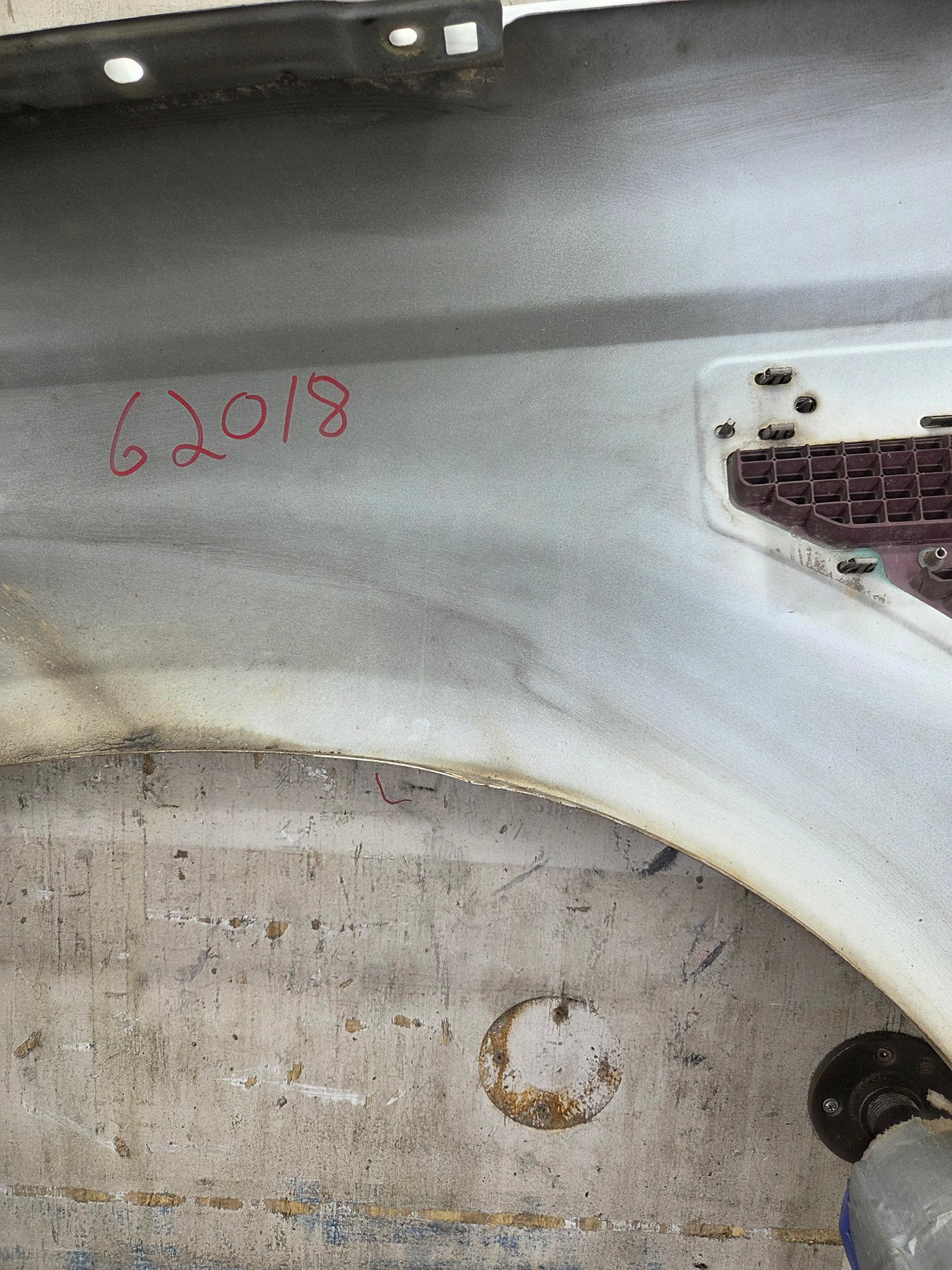 2008-2010 Ford Super Duty F250 F350 RH Passenger Side Fender - Oxford White