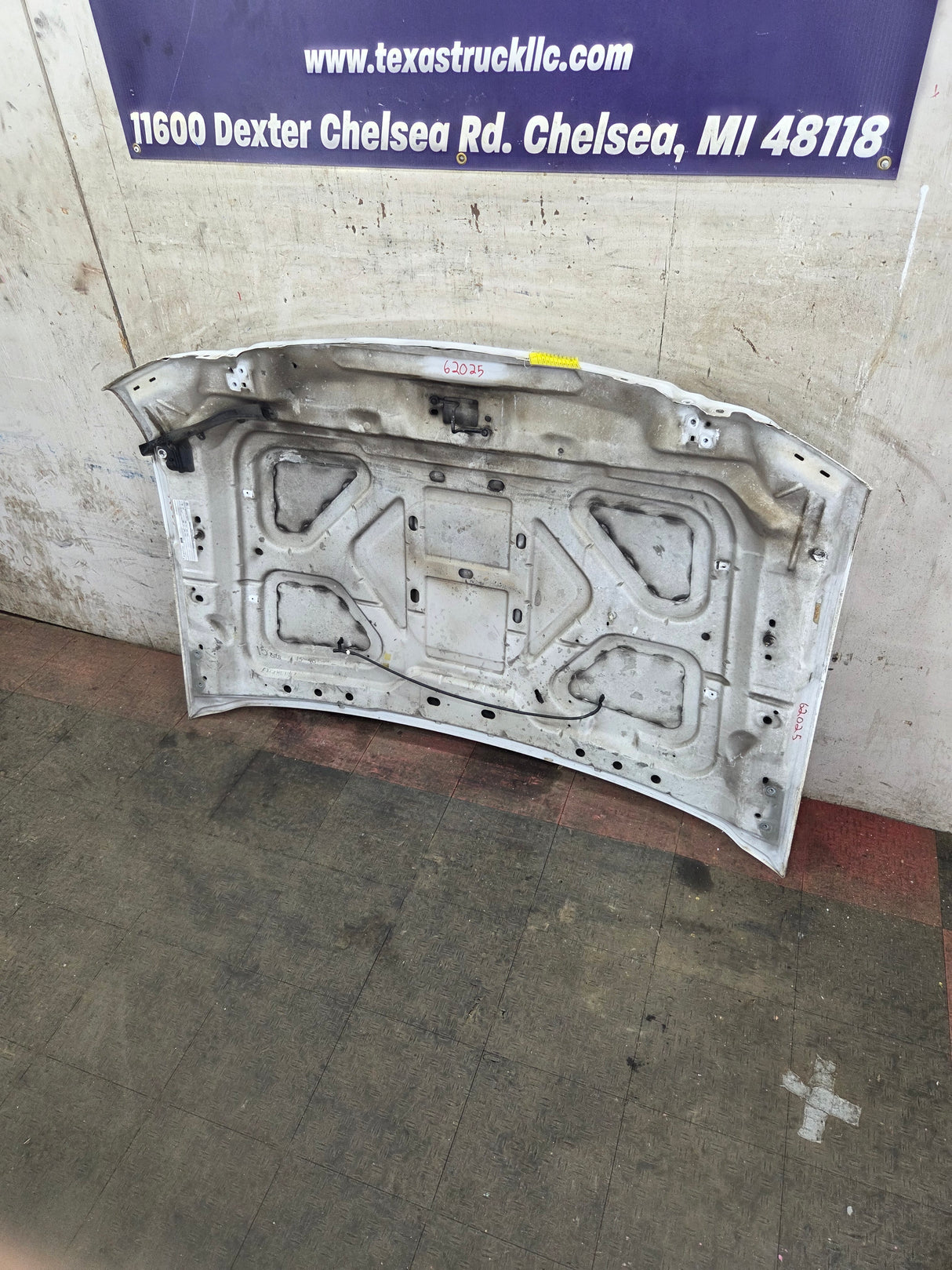2008-2010 Ford Super Duty F250 F350 F450 F550 Hood- Oxford White