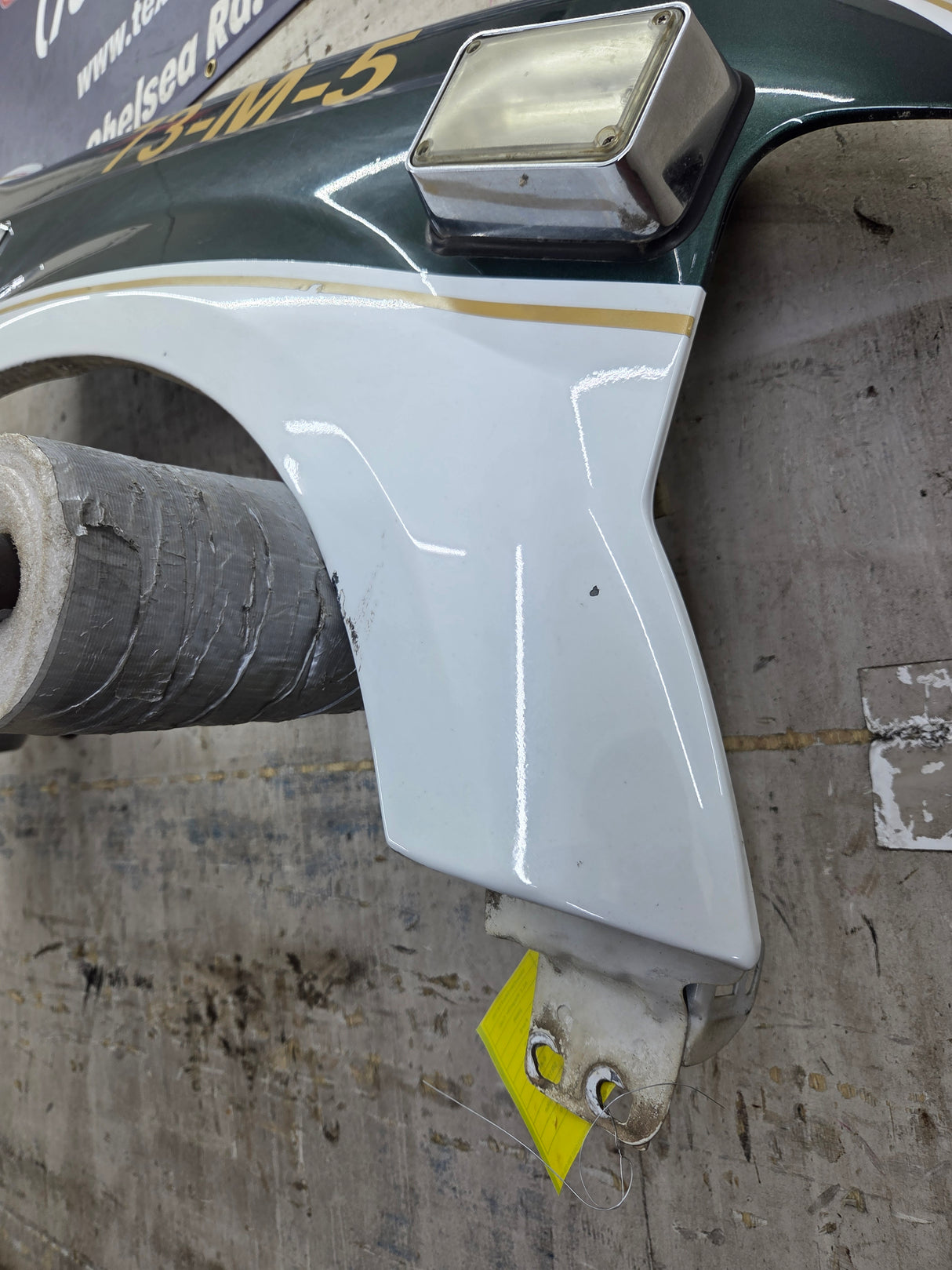 2008-2010 Ford Super Duty F250 F350 RH Passenger Side Fender - Oxford White