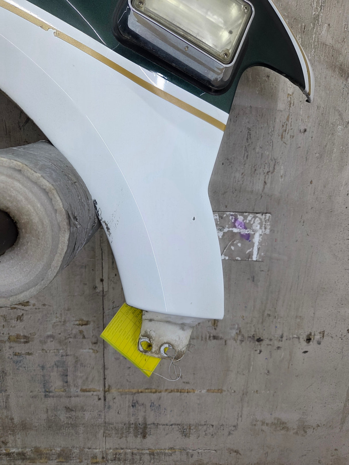 2008-2010 Ford Super Duty F250 F350 RH Passenger Side Fender - Oxford White