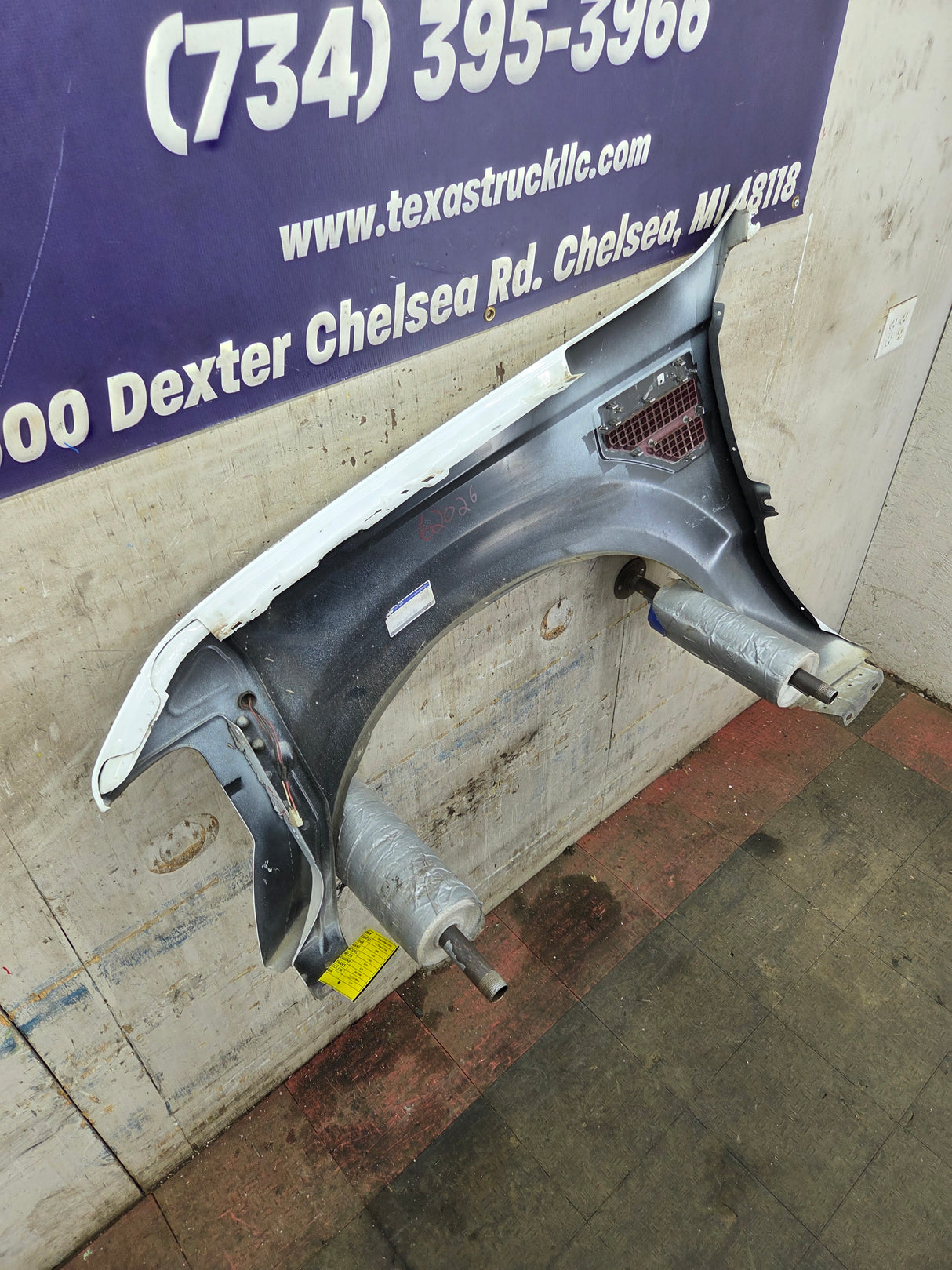 2008-2010 Ford Super Duty F250 F350 RH Passenger Side Fender - Oxford White