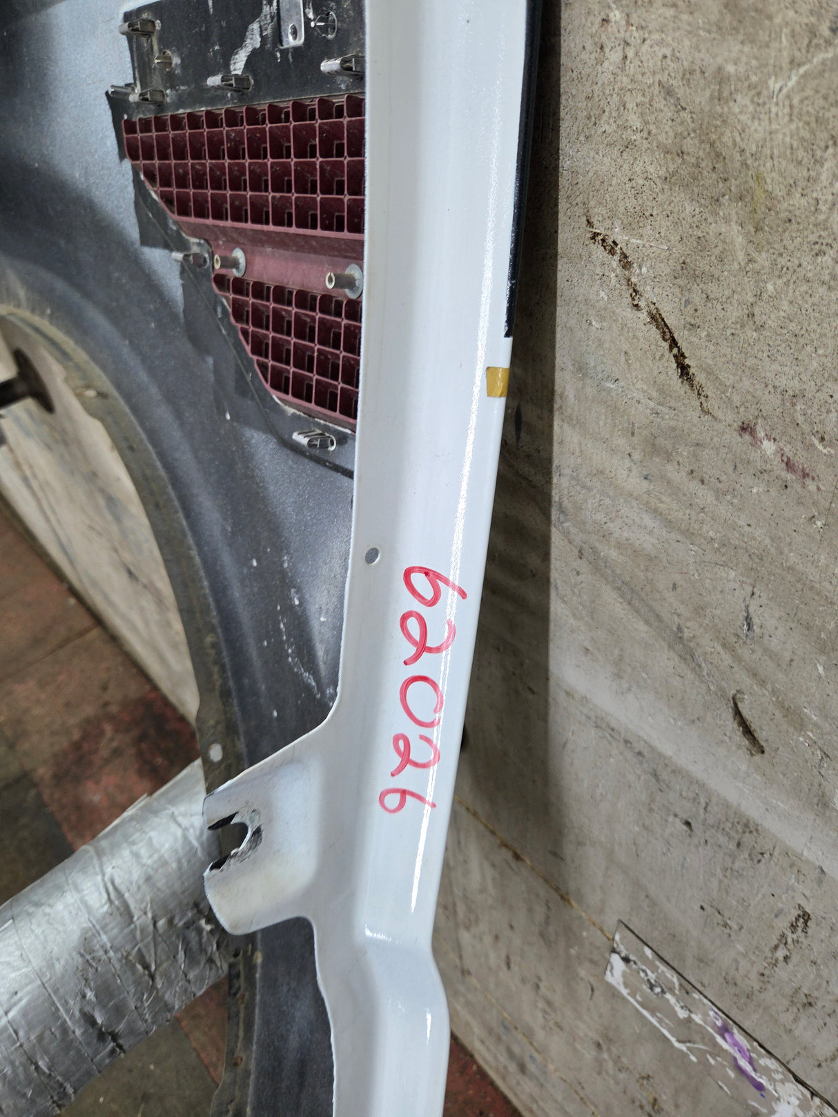 2008-2010 Ford Super Duty F250 F350 RH Passenger Side Fender - Oxford White