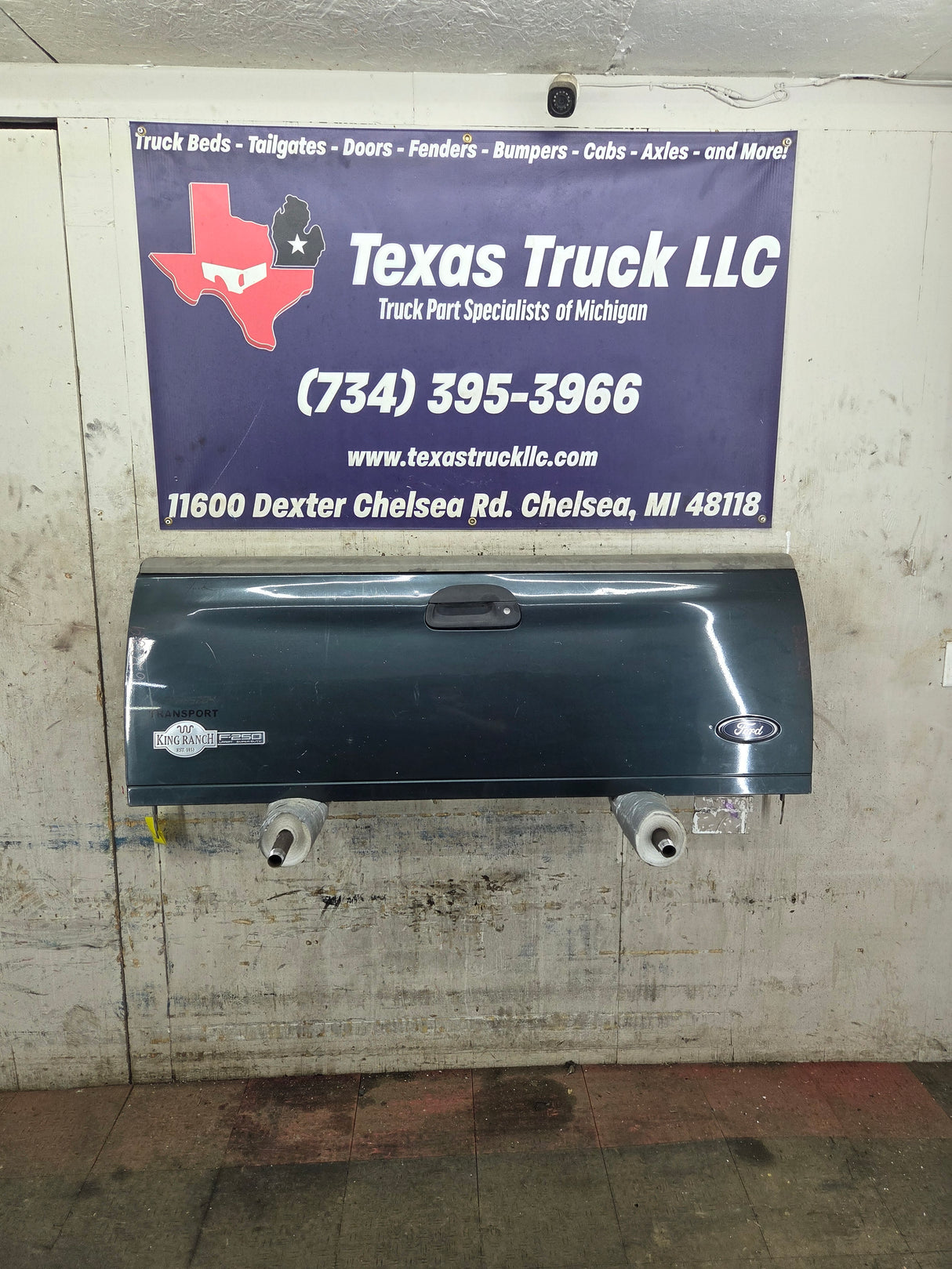 1997-2003 F150 / 1999-2007 Ford F250 F350 F450 F550 Super Duty Tailgate