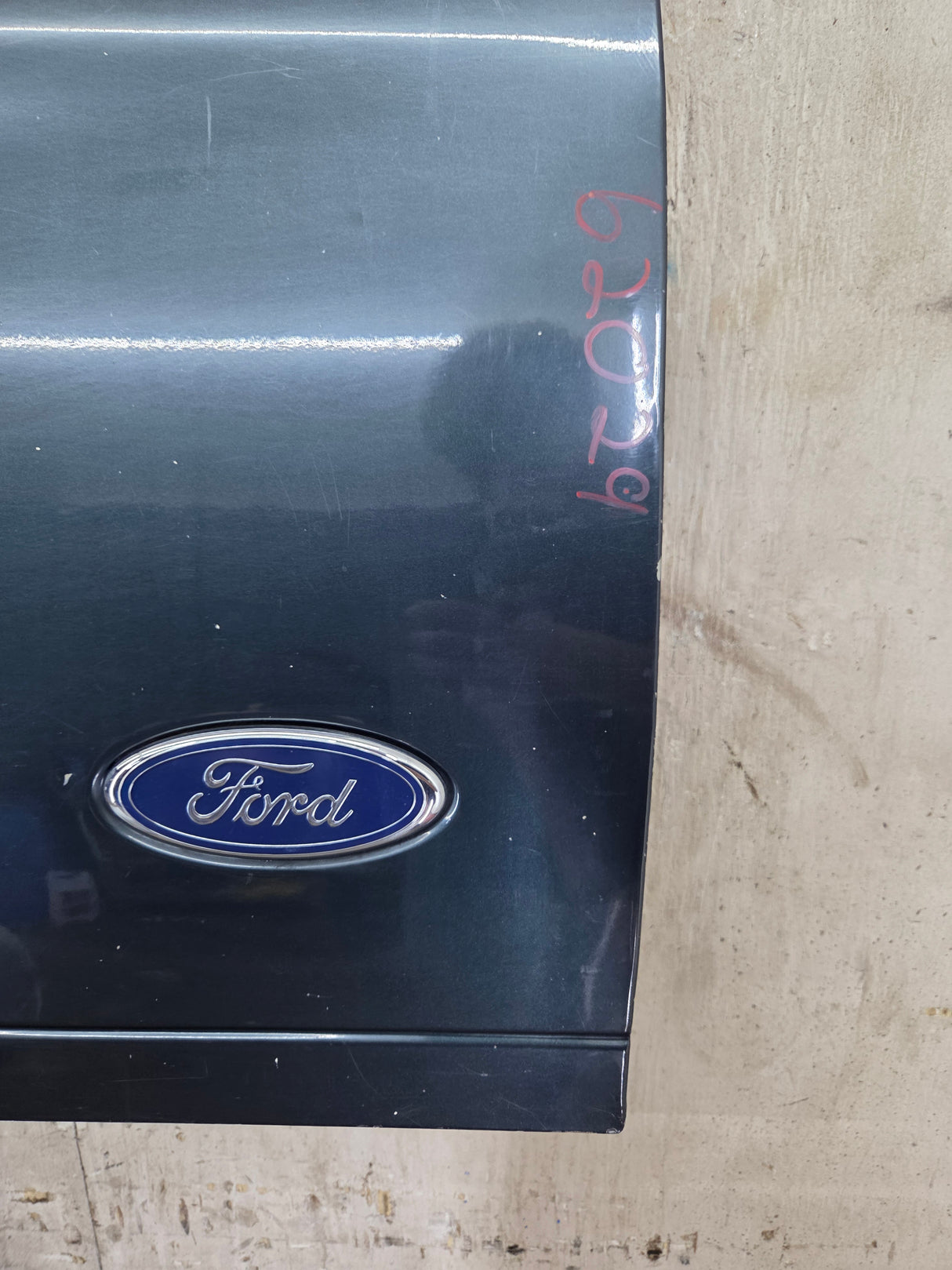 1997-2003 F150 / 1999-2007 Ford F250 F350 F450 F550 Super Duty Tailgate