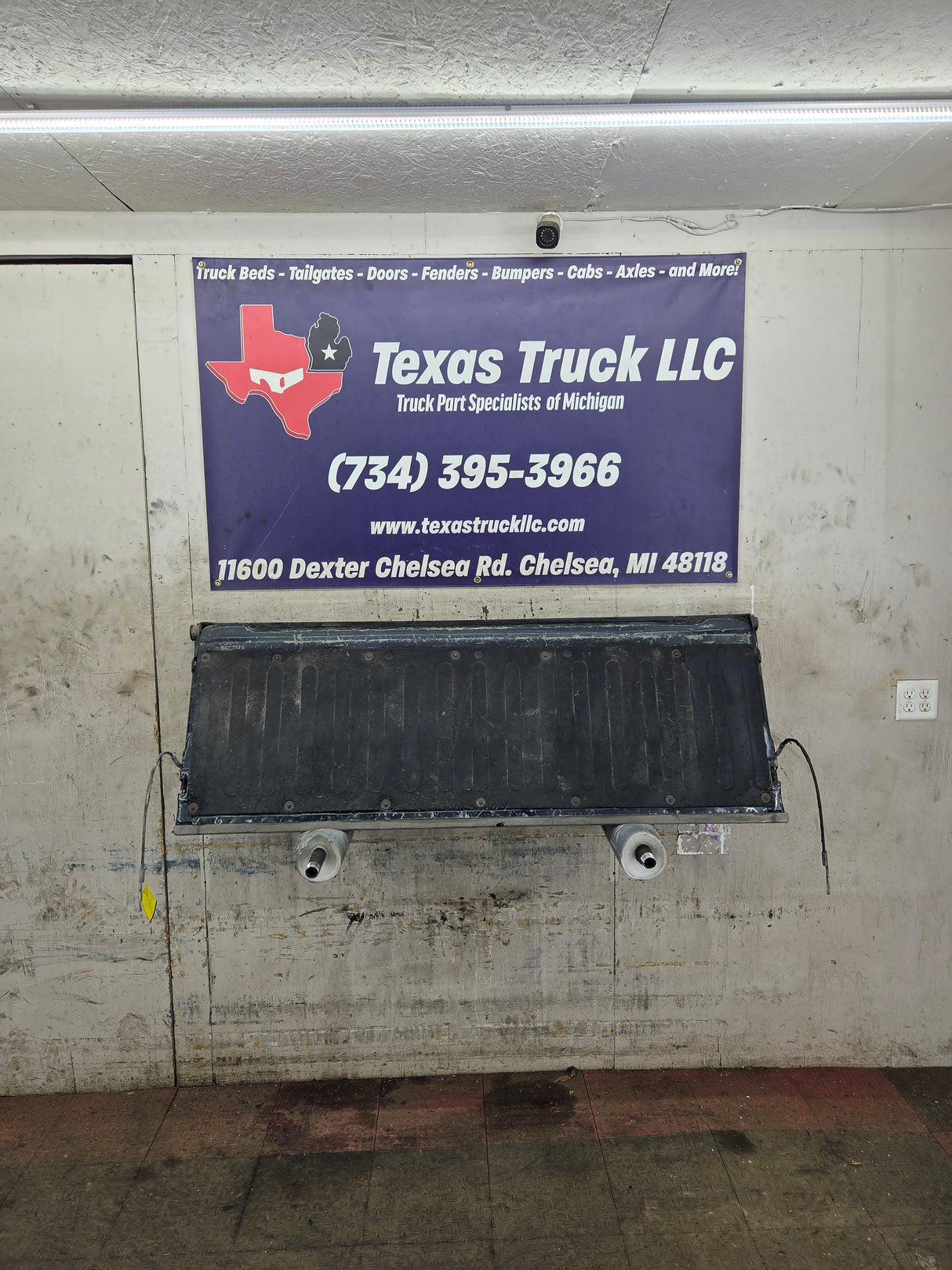 1997-2003 F150 / 1999-2007 Ford F250 F350 F450 F550 Super Duty Tailgate
