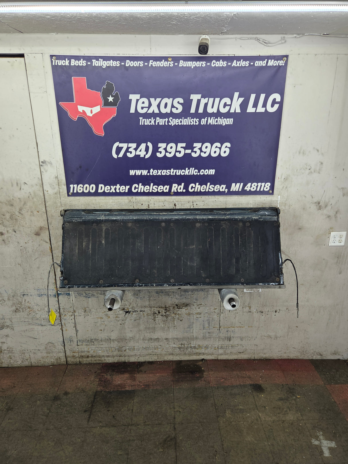 1997-2003 F150 / 1999-2007 Ford F250 F350 F450 F550 Super Duty Tailgate