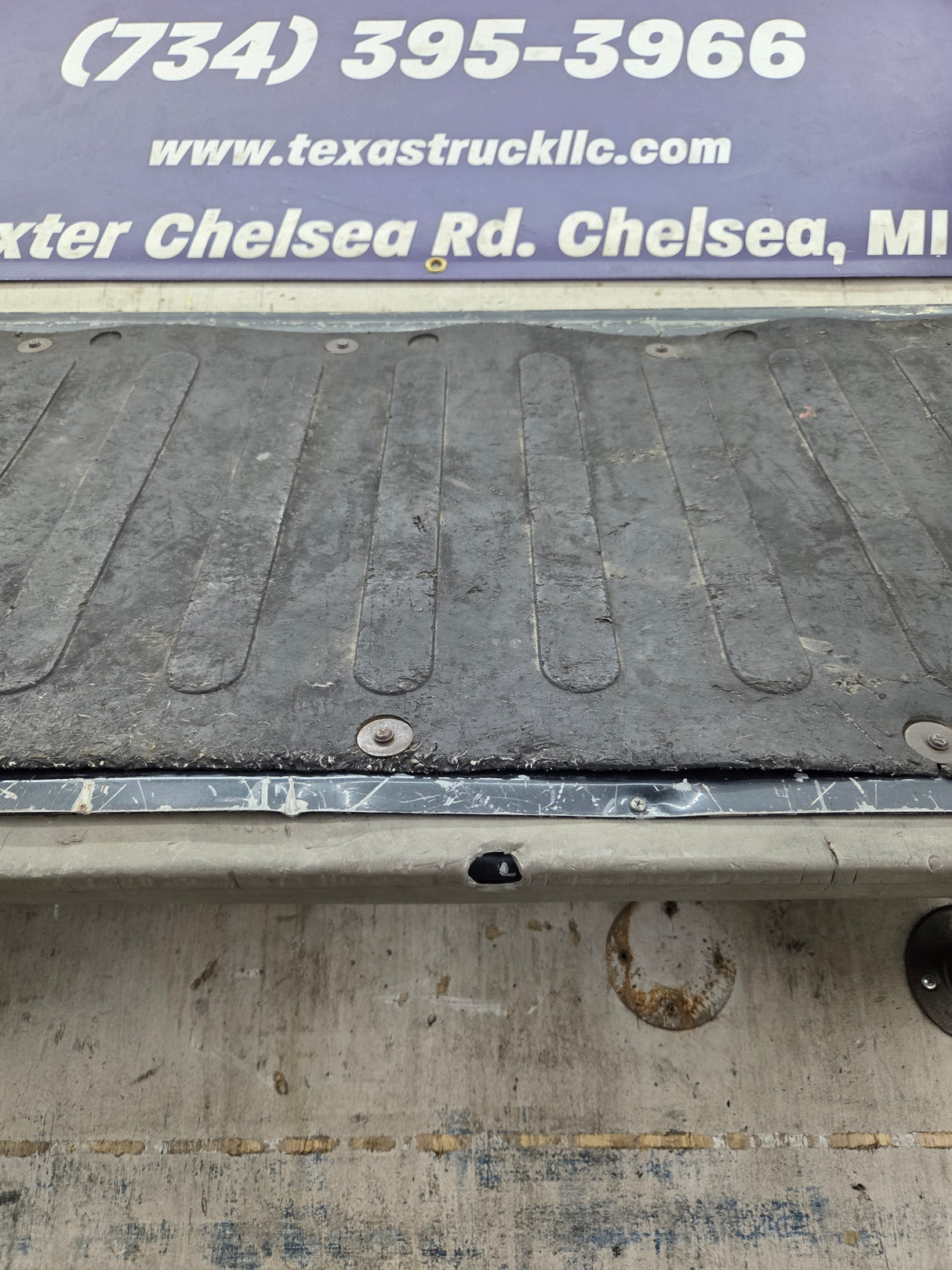 1997-2003 F150 / 1999-2007 Ford F250 F350 F450 F550 Super Duty Tailgate