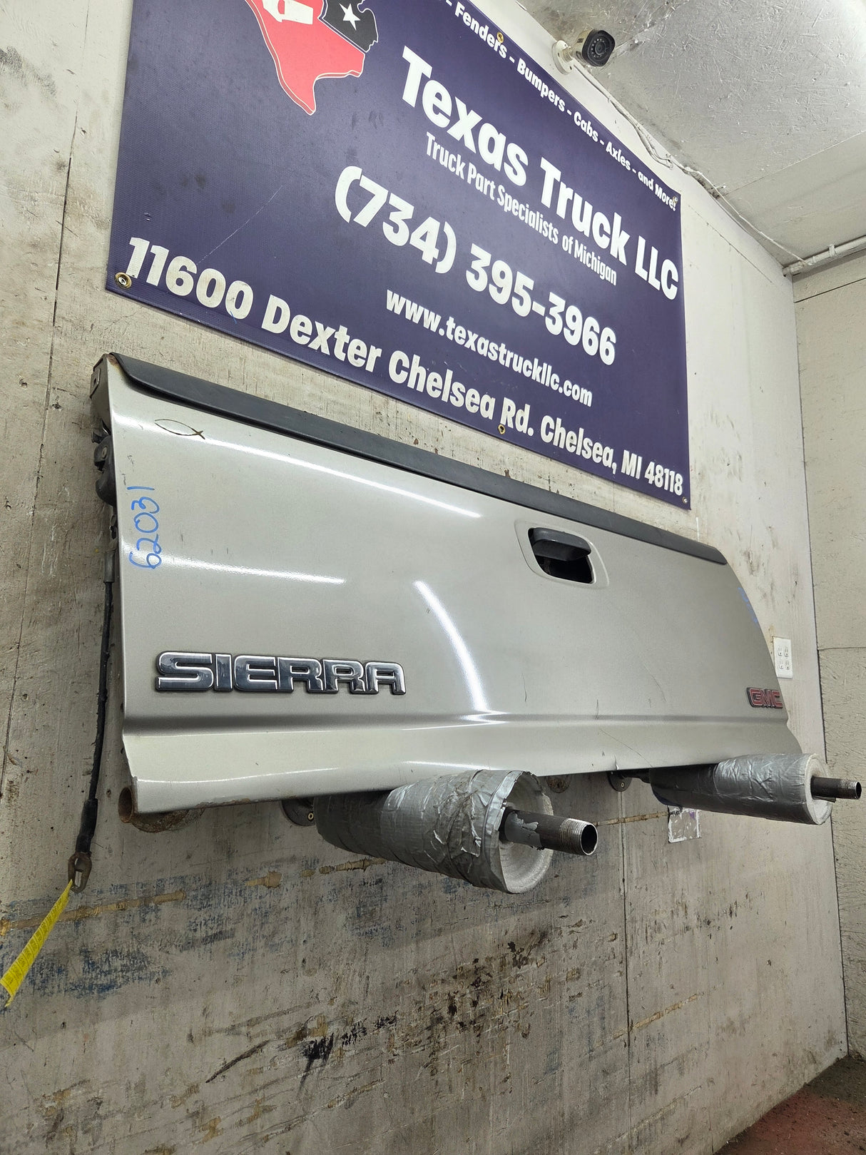 1999-2007 Chevrolet Silverado / GMC Sierra 1500 2500 3500 Tailgate