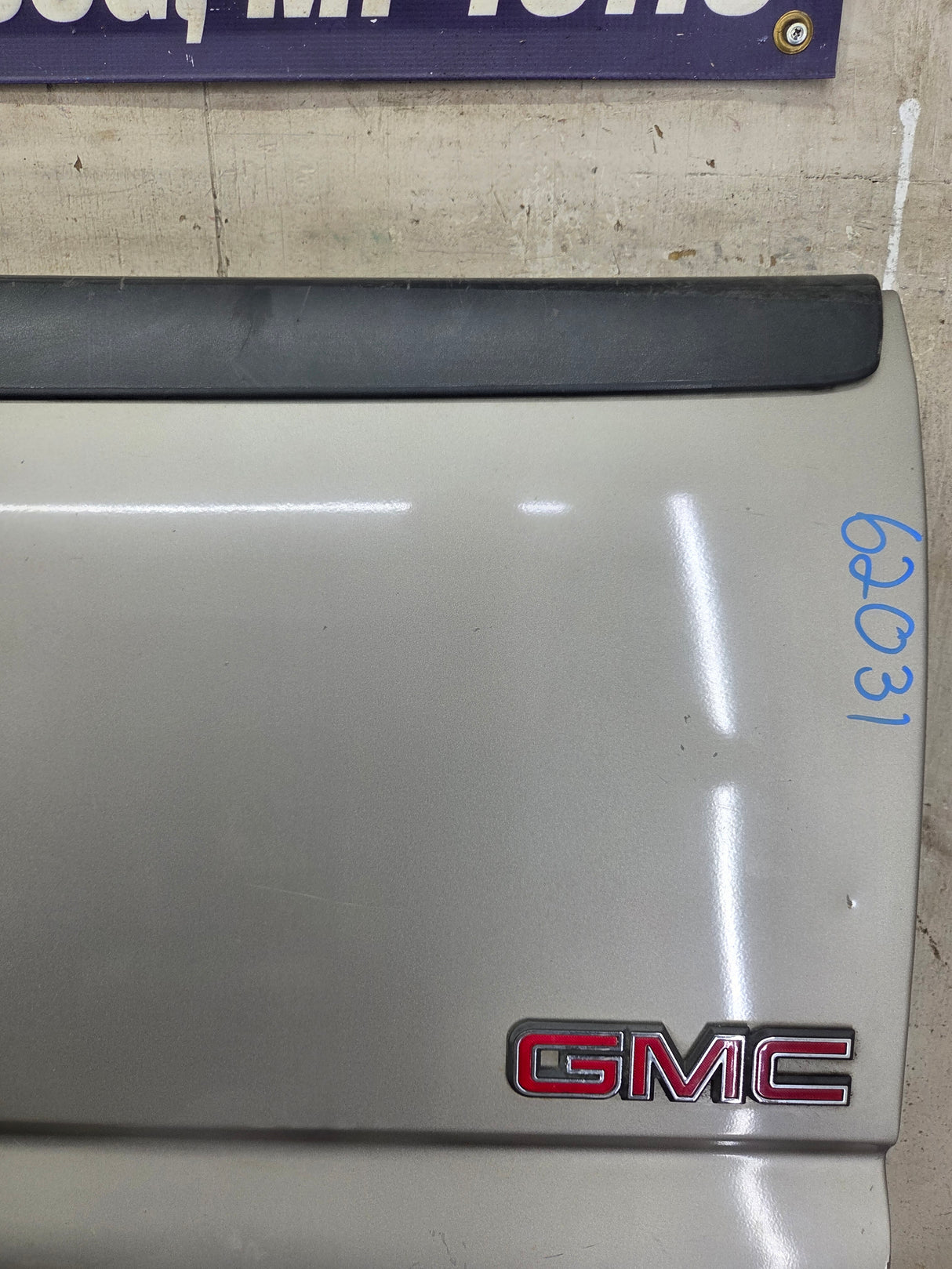 1999-2007 Chevrolet Silverado / GMC Sierra 1500 2500 3500 Tailgate