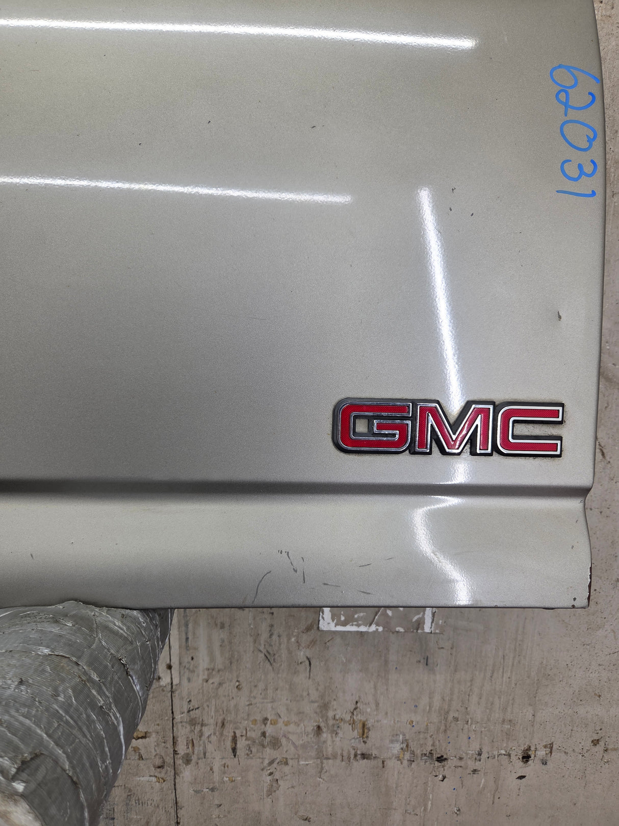 1999-2007 Chevrolet Silverado / GMC Sierra 1500 2500 3500 Tailgate
