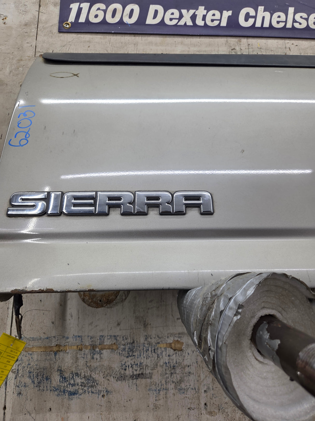 1999-2007 Chevrolet Silverado / GMC Sierra 1500 2500 3500 Tailgate