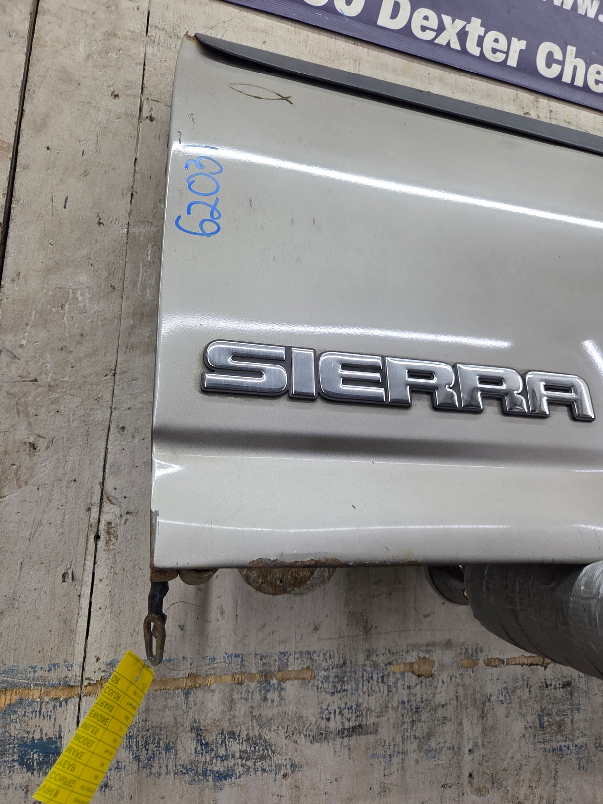 1999-2007 Chevrolet Silverado / GMC Sierra 1500 2500 3500 Tailgate