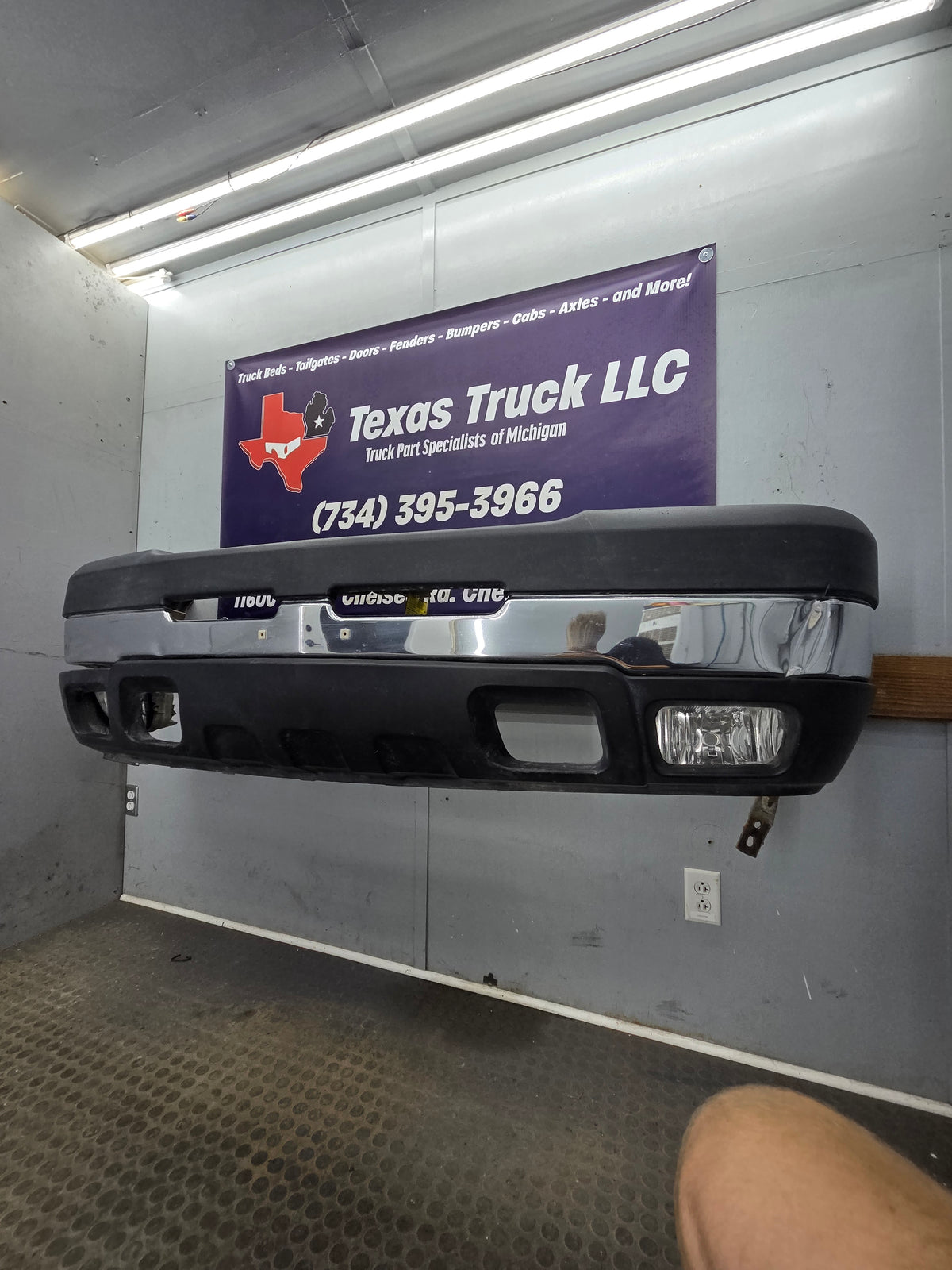 2003-2007 Chevrolet Silverado 2500HD 3500HD 'Cateye' Front Bumper