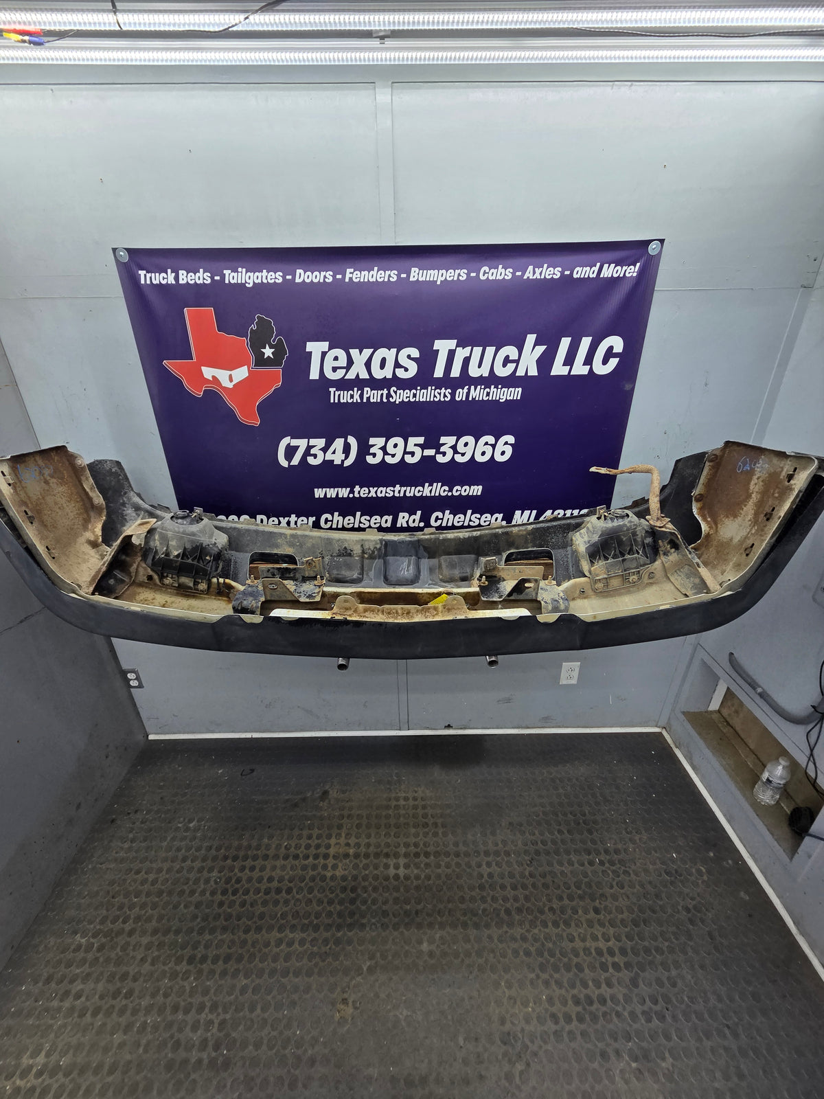 2003-2007 Chevrolet Silverado 2500HD 3500HD 'Cateye' Front Bumper