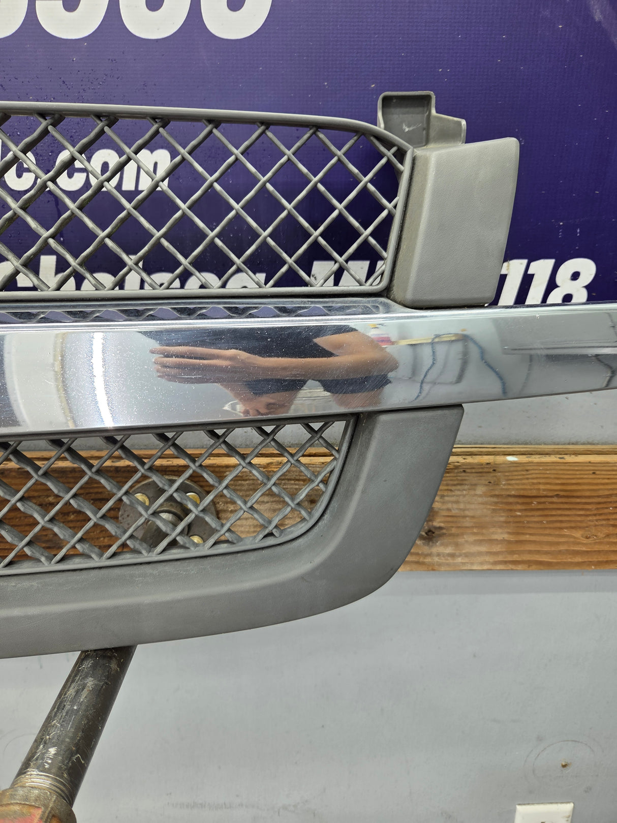 2003-2006 Chevrolet Silverado 1500 2500 3500 'Cateye' HD Grill OEM - Chrome