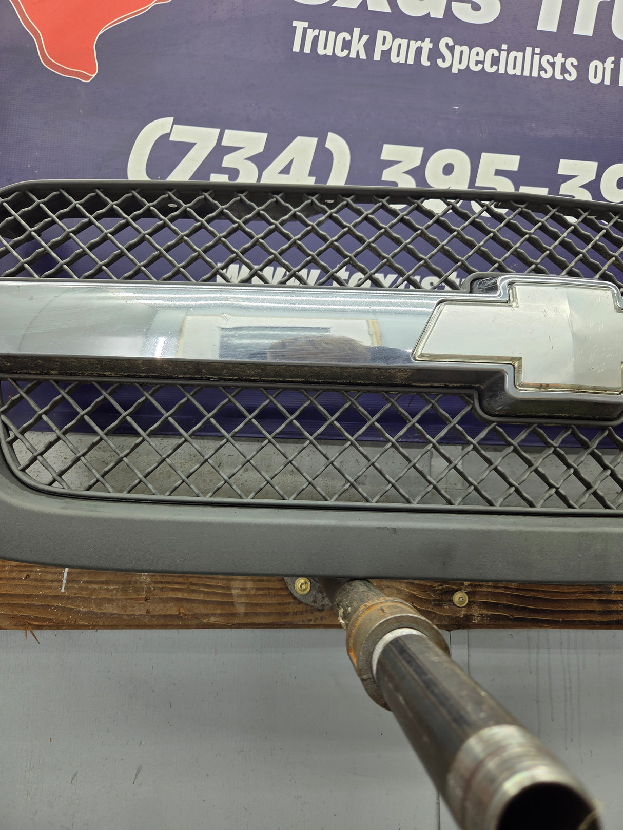 2003-2006 Chevrolet Silverado 1500 2500 3500 'Cateye' HD Grill OEM - Chrome